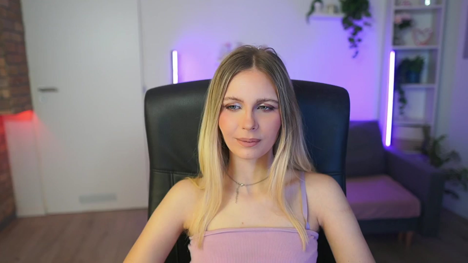 Gallery image thumbnail from Catecrago_'s myfreecams stream on, 02/27/2026, 10:12 image 4 of 20