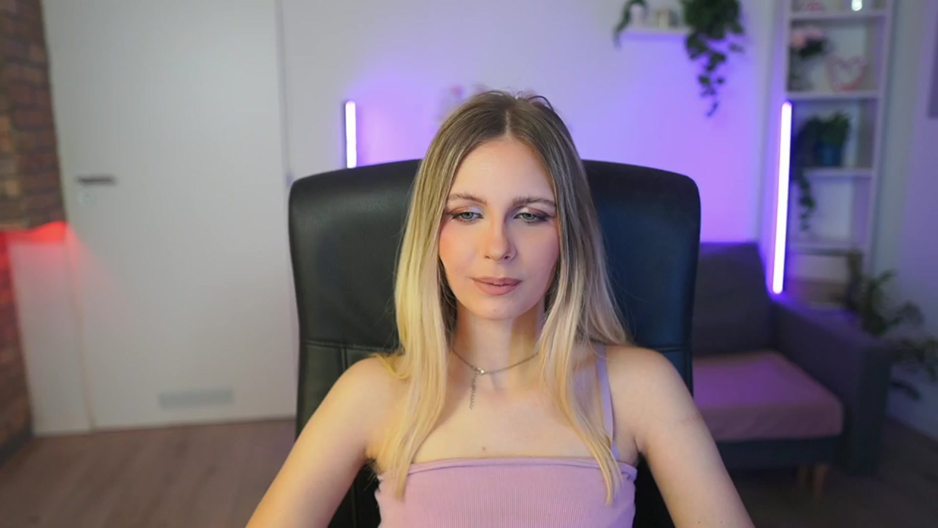 Gallery image thumbnail from Catecrago_'s myfreecams stream on, 02/27/2026, 10:12 image 3 of 20