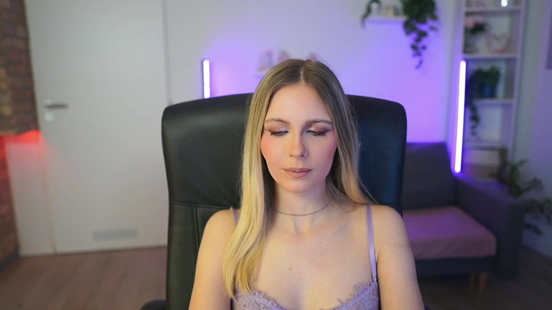 Gallery image thumbnail from Catecrago_'s myfreecams stream on, 02/27/2026, 11:47 image 12 of 20