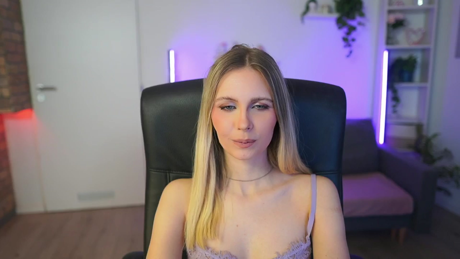 Gallery image thumbnail from Catecrago_'s myfreecams stream on, 02/27/2026, 11:47 image 18 of 20