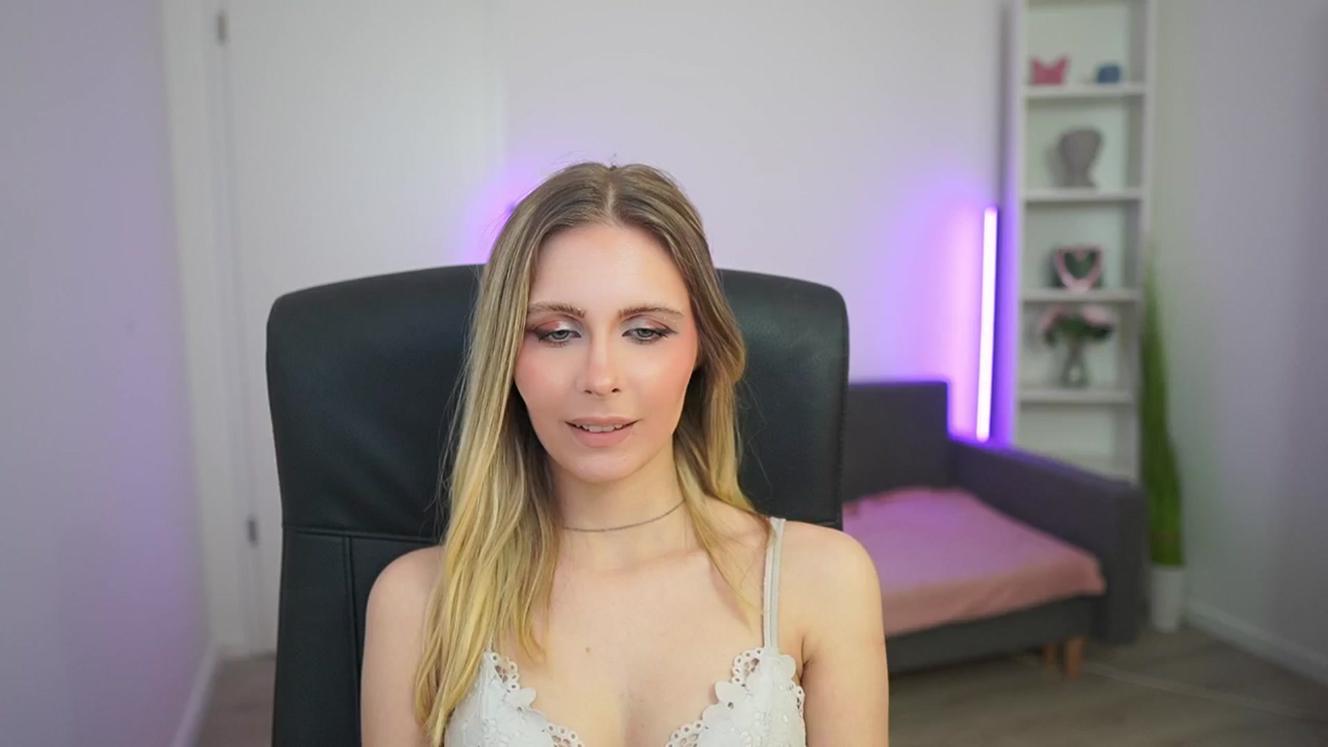 Gallery image thumbnail from Catecrago_'s myfreecams stream on, 03/03/2026, 17:41 image 19 of 20