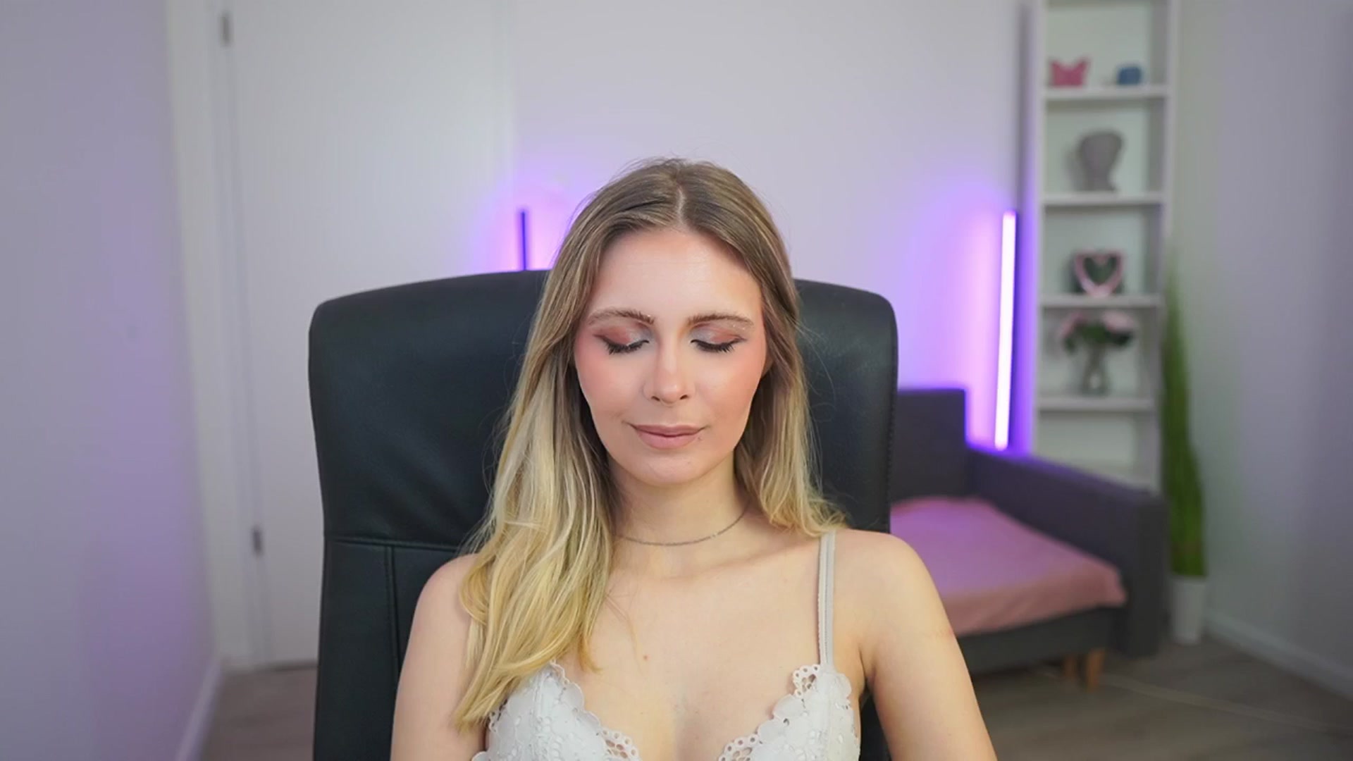 Gallery image thumbnail from Catecrago_'s myfreecams stream on, 03/03/2026, 17:41 image 3 of 20