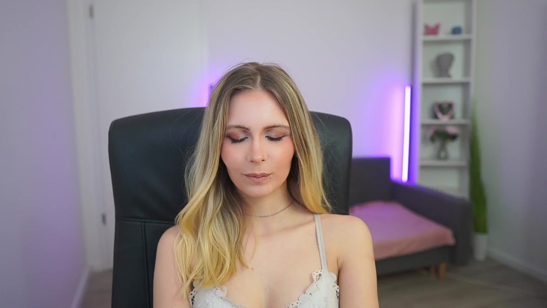 Gallery image thumbnail from Catecrago_'s myfreecams stream on, 03/03/2026, 17:41 image 6 of 20
