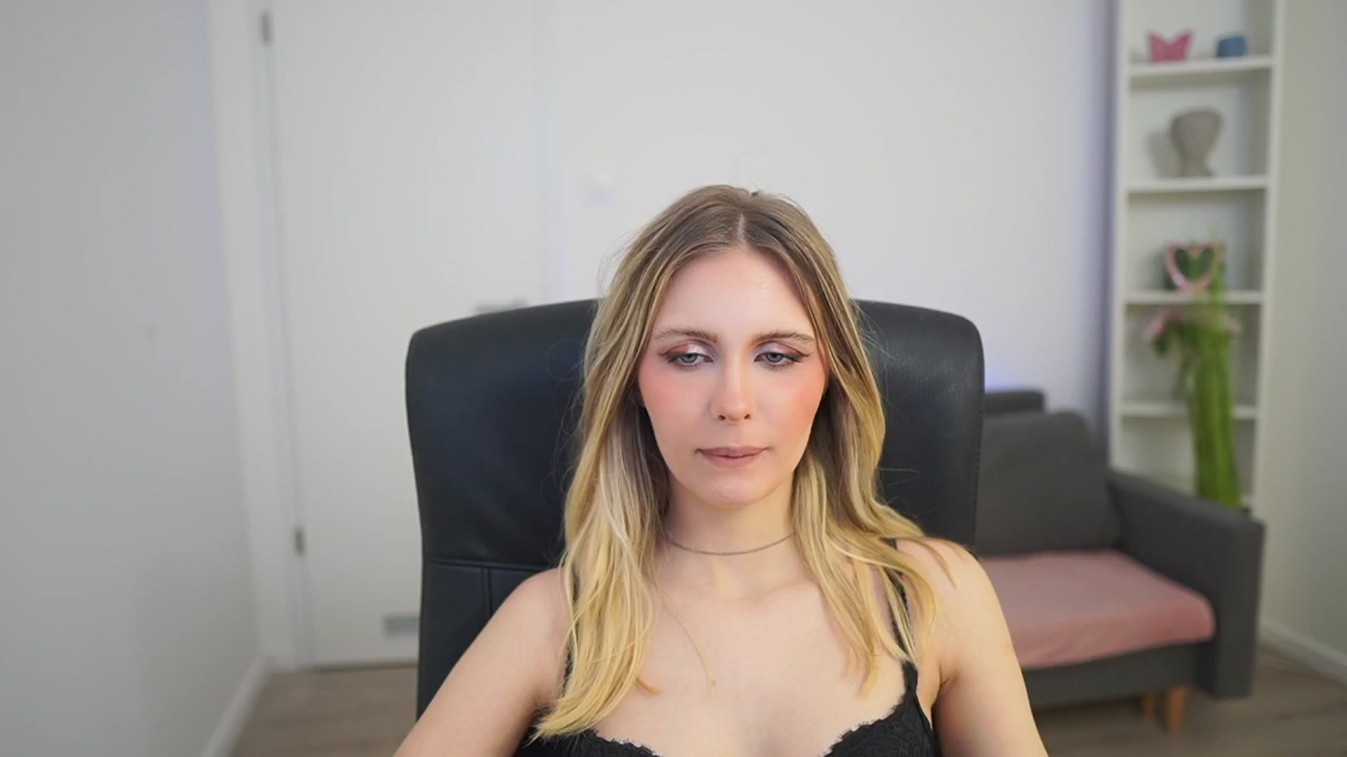 Gallery image thumbnail from Catecrago_'s myfreecams stream on, 03/05/2026, 13:05 image 6 of 20