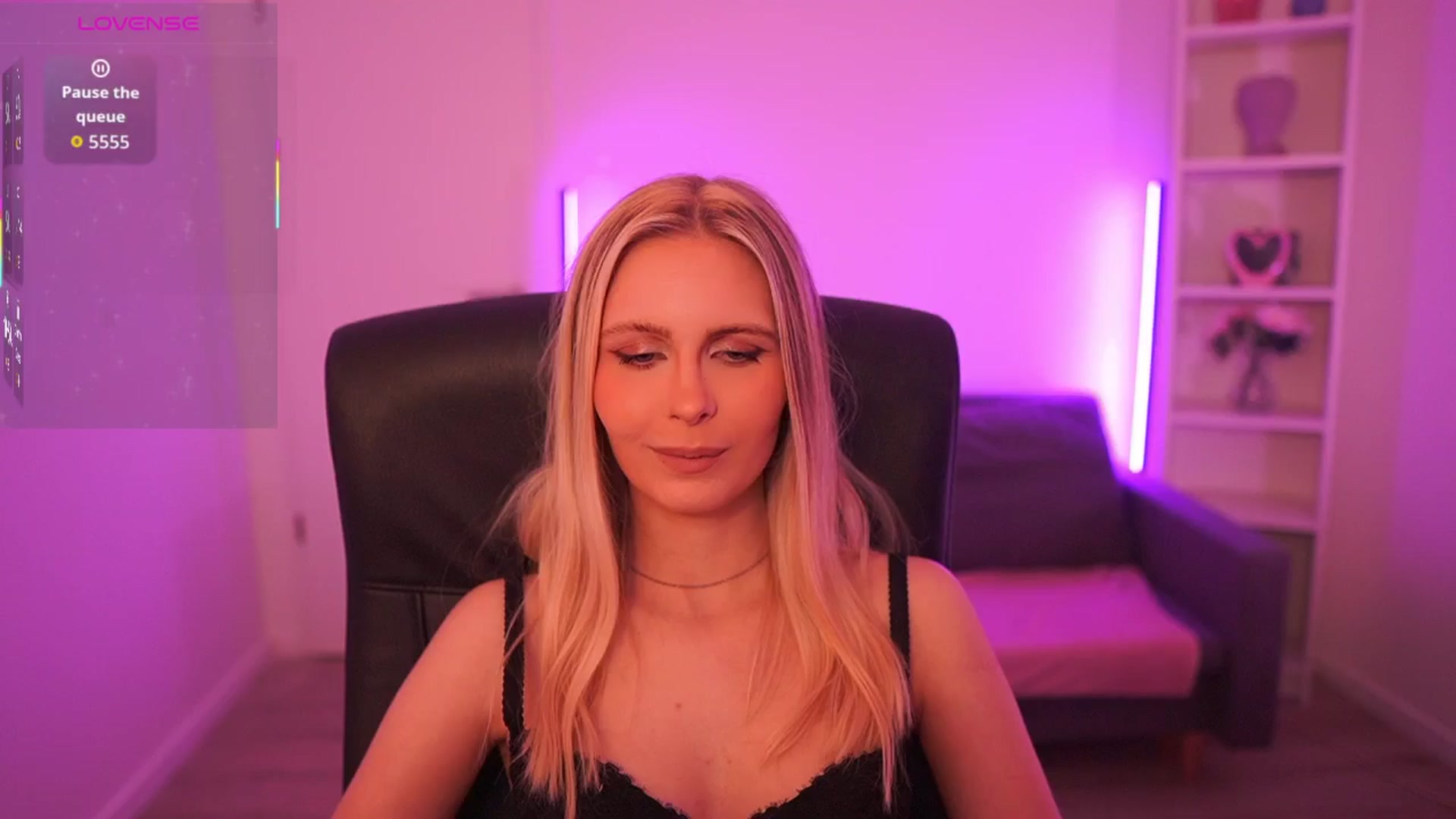 Gallery image thumbnail from Catecrago_'s myfreecams stream on, 03/11/2026, 18:03 image 18 of 20