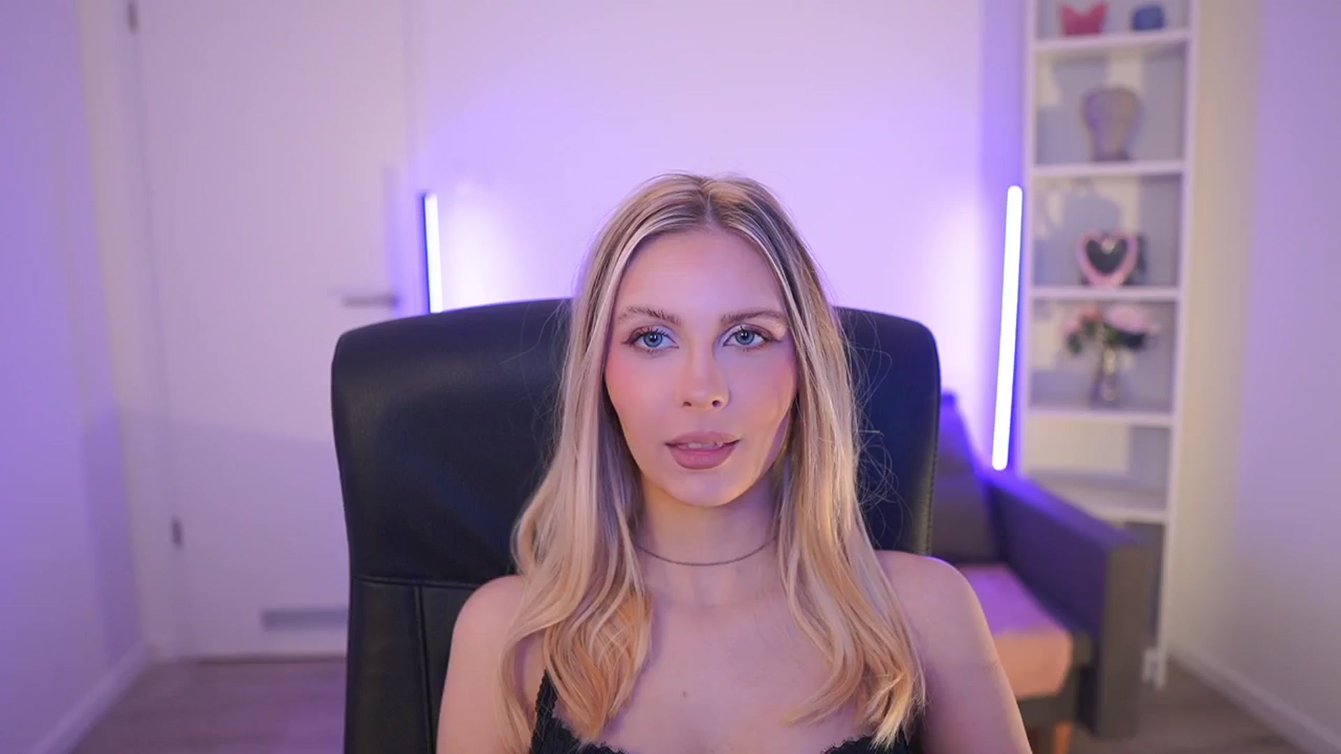Gallery image thumbnail from Catecrago_'s myfreecams stream on, 03/16/2026, 09:37 image 10 of 20