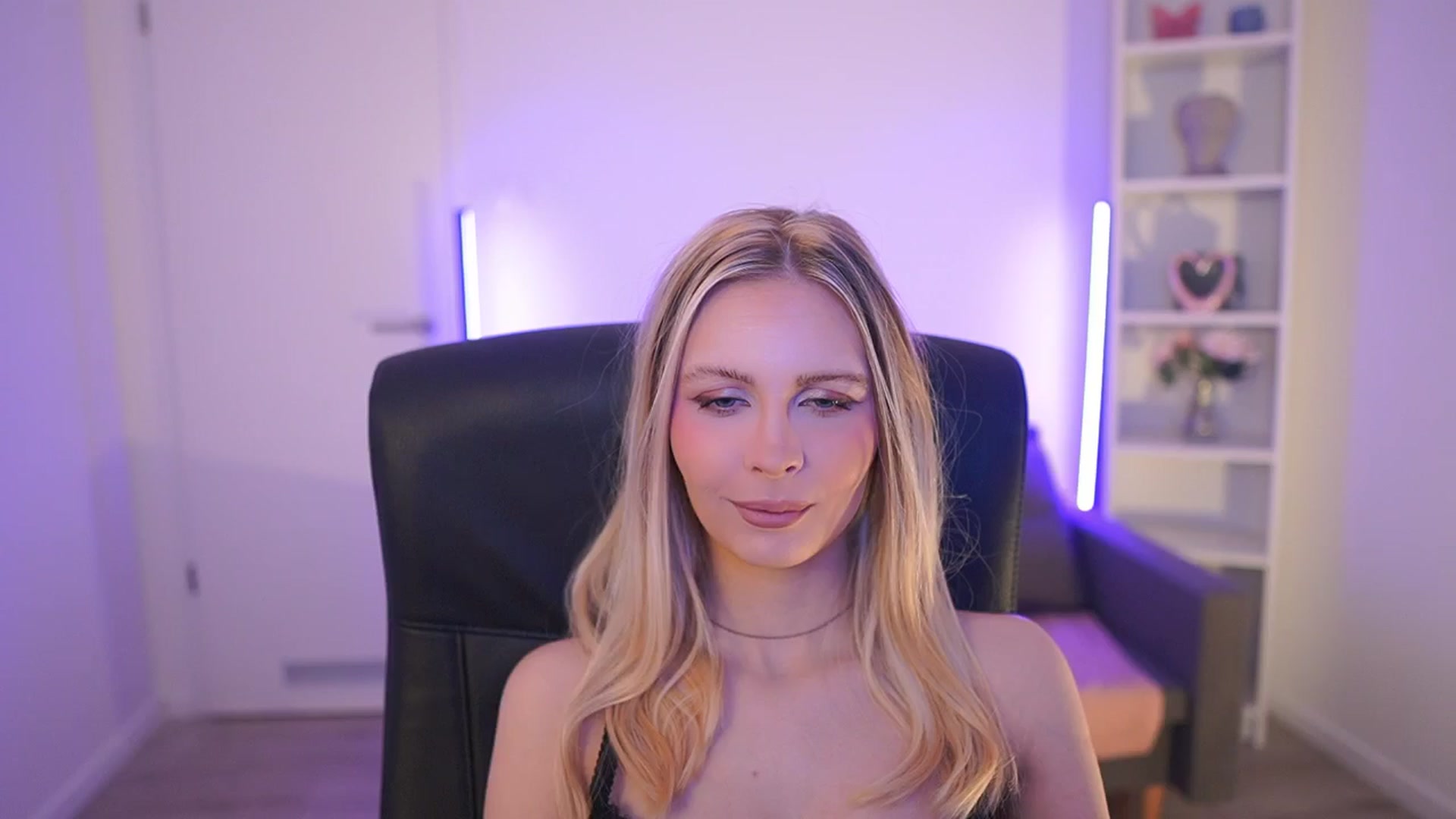 Gallery image thumbnail from Catecrago_'s myfreecams stream on, 03/16/2026, 09:37 image 12 of 20