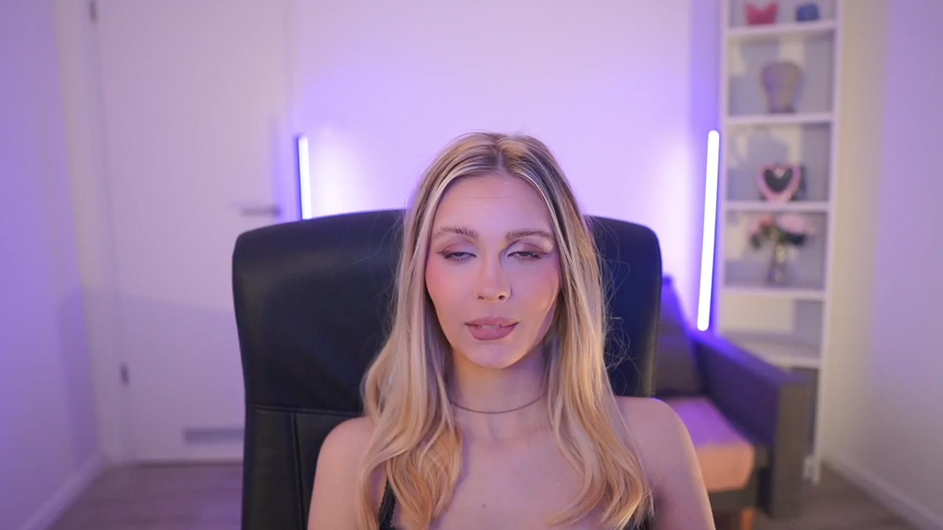 Gallery image thumbnail from Catecrago_'s myfreecams stream on, 03/16/2026, 09:37 image 11 of 20