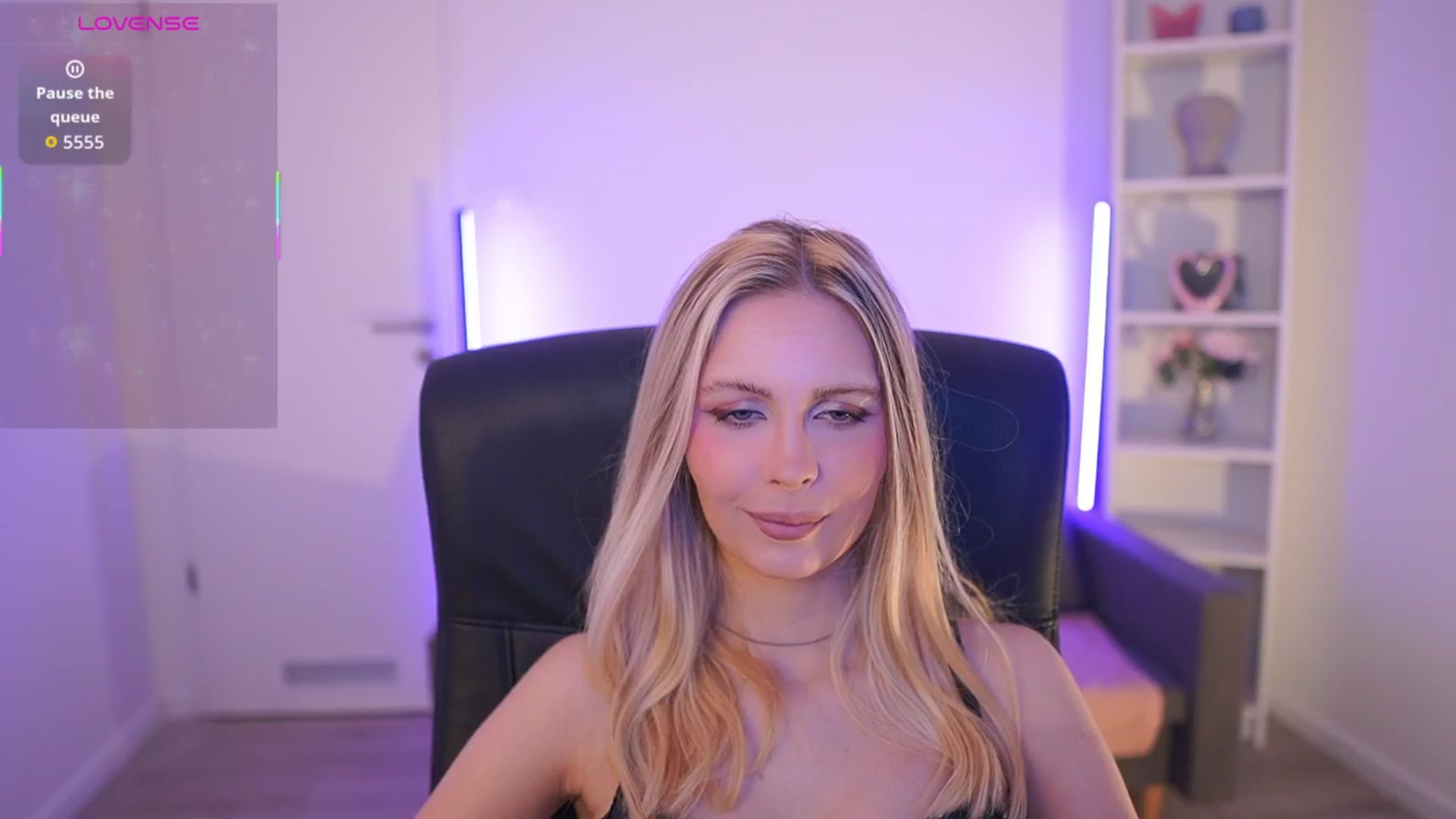 Gallery image thumbnail from Catecrago_'s myfreecams stream on, 03/16/2026, 12:35 image 14 of 20