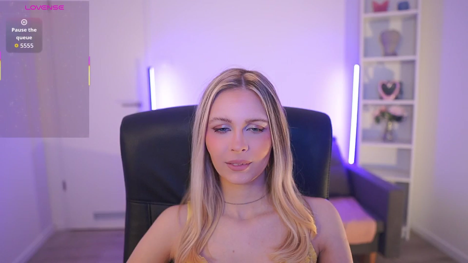 Gallery image thumbnail from Catecrago_'s myfreecams stream on, 03/17/2026, 13:21 image 4 of 20