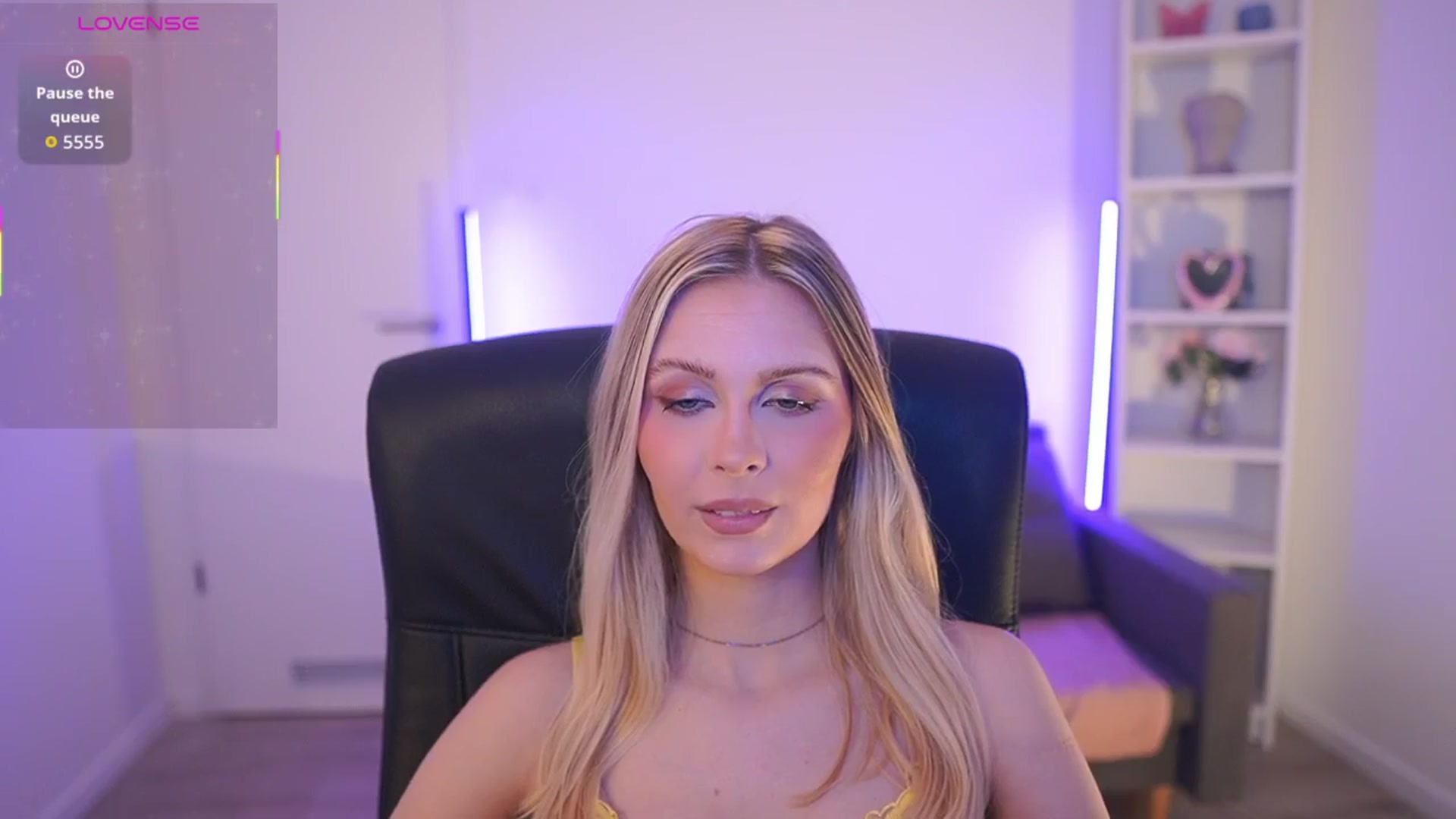 Gallery image thumbnail from Catecrago_'s myfreecams stream on, 03/17/2026, 13:34 image 14 of 20