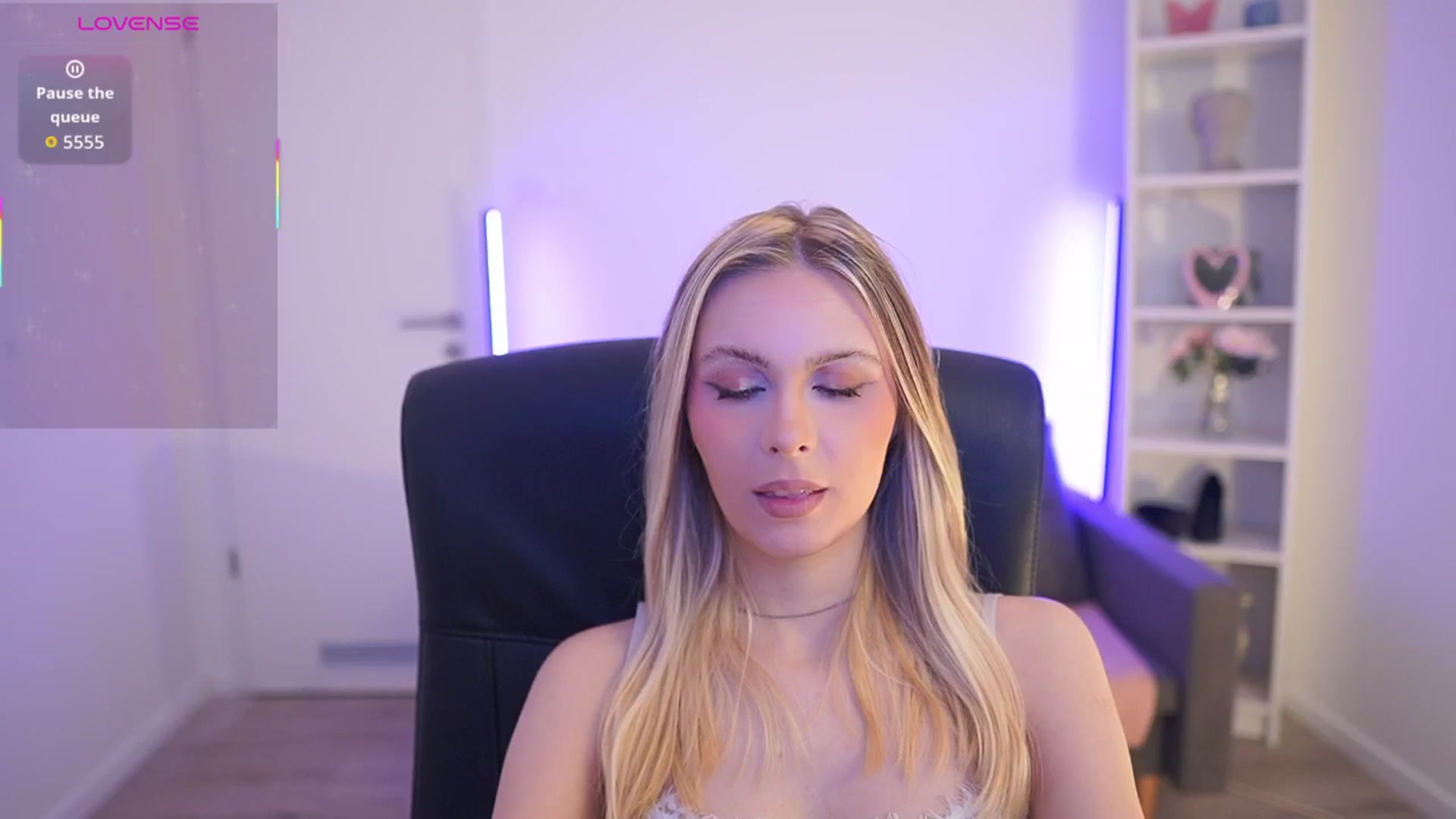 Gallery image thumbnail from Catecrago_'s myfreecams stream on, 03/23/2026, 12:12 image 8 of 20