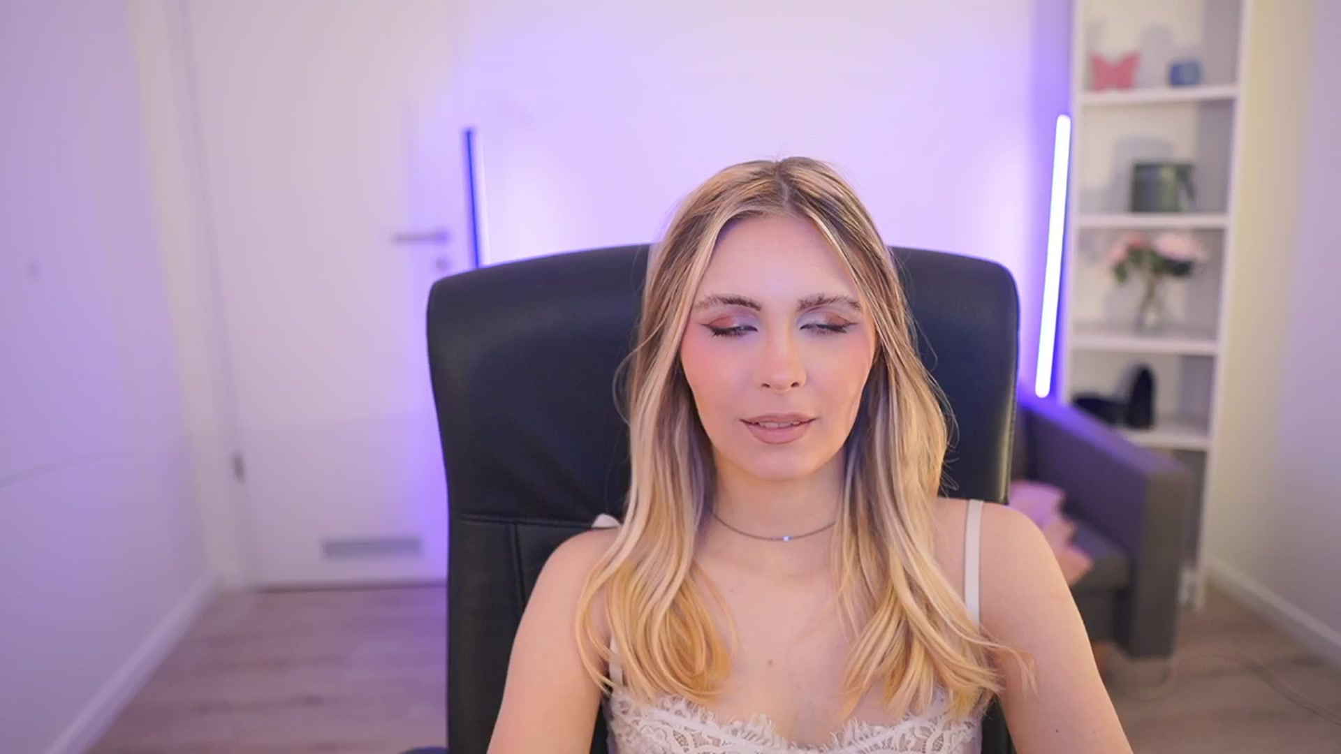Gallery image thumbnail from Catecrago_'s myfreecams stream on, 04/02/2026, 11:59 image 2 of 20