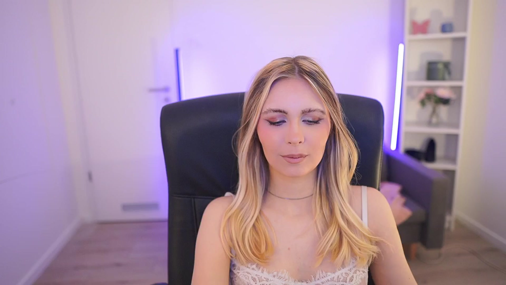 Gallery image thumbnail from Catecrago_'s myfreecams stream on, 04/02/2026, 11:59 image 1 of 20