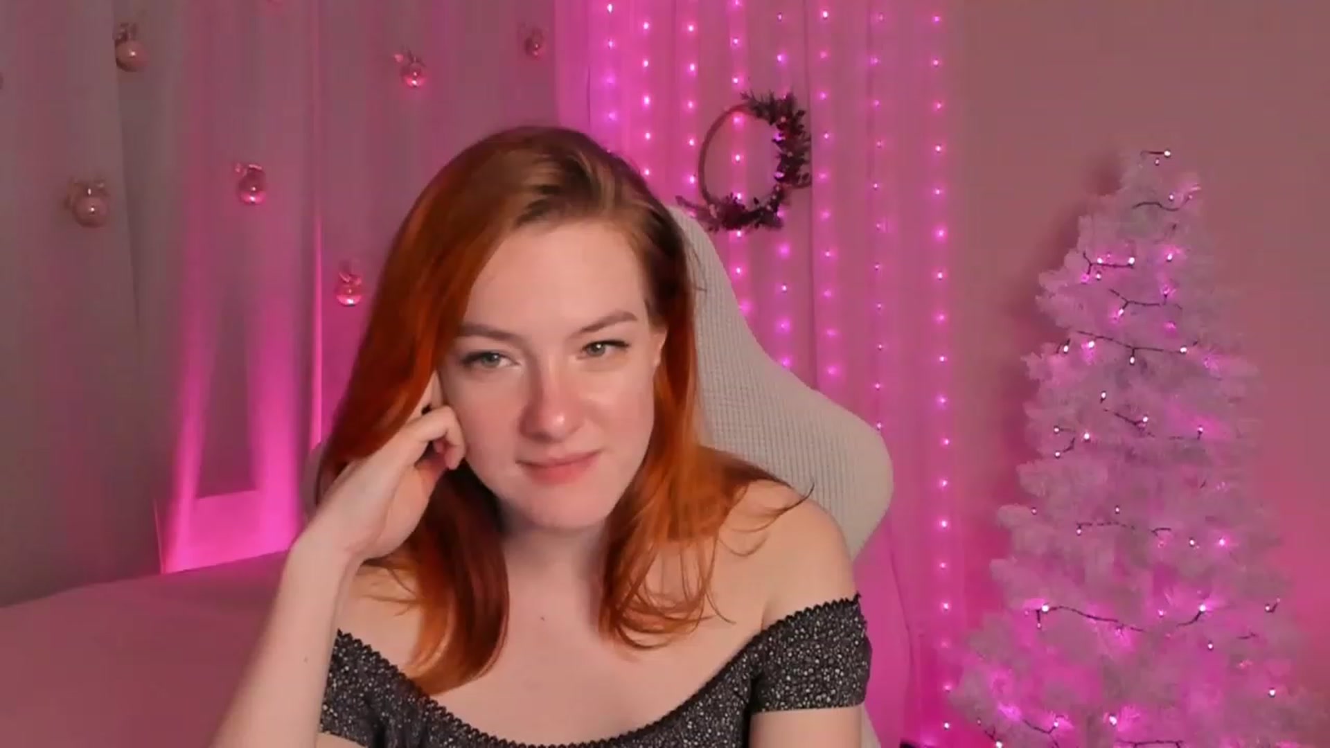 Gallery image thumbnail from Cathelyn's myfreecams stream on, 12/22/2022, 05:46 image 7 of 20