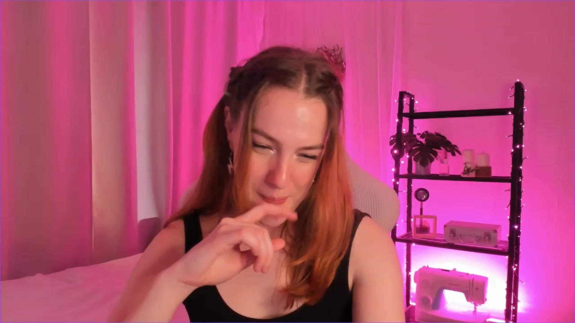 Gallery image thumbnail from Cathelyn's myfreecams stream on, 03/25/2023, 07:33 image 16 of 20