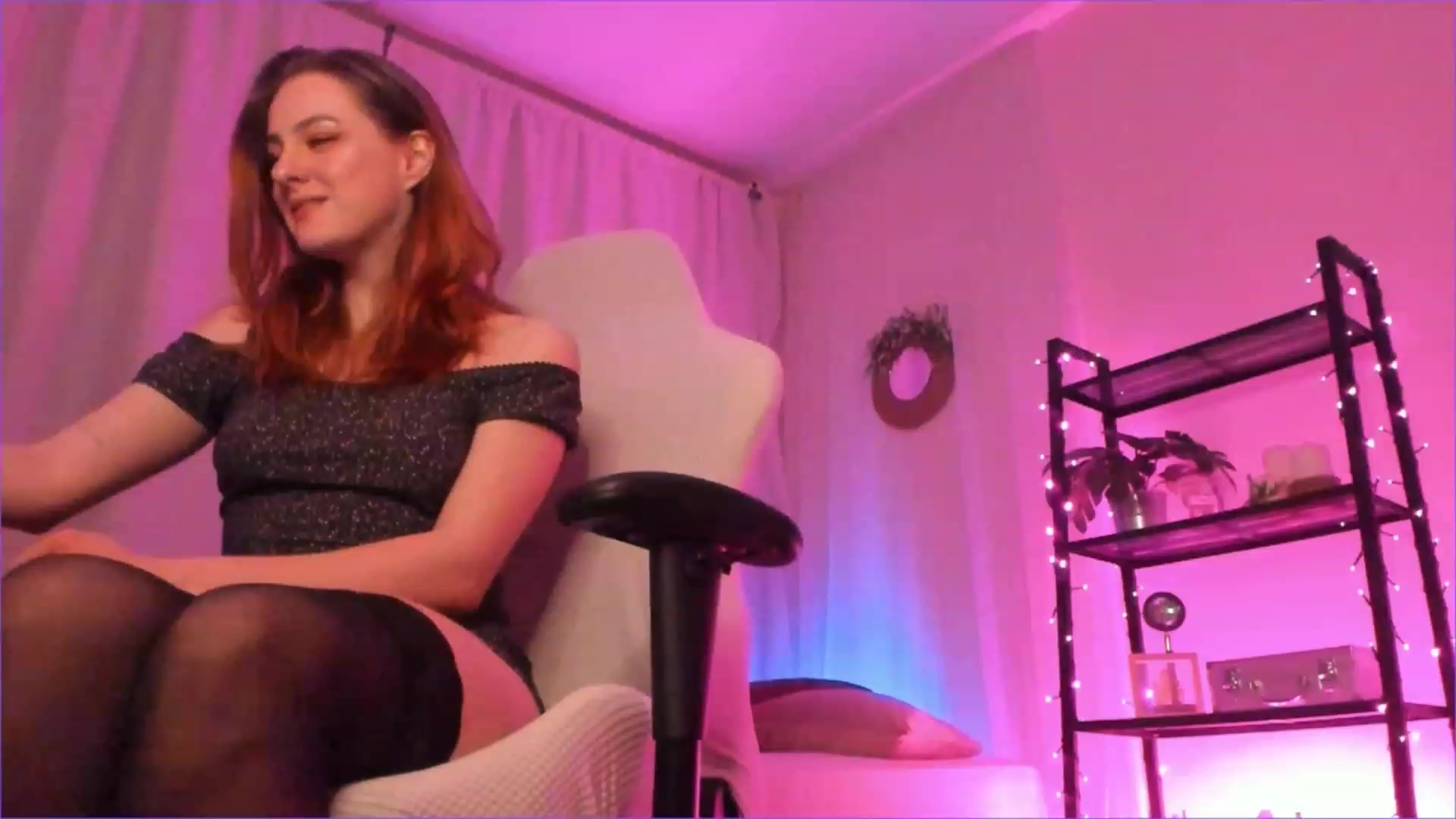 Gallery image thumbnail from Cathelyn's myfreecams stream on, 04/16/2023, 02:00 image 15 of 20