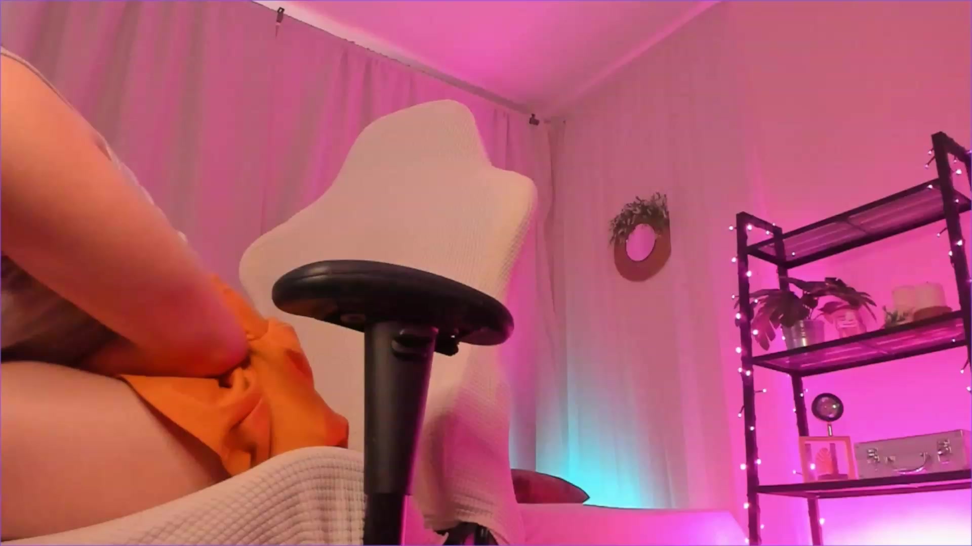 Gallery image thumbnail from Cathelyn's myfreecams stream on, 05/17/2023, 06:59 image 6 of 20