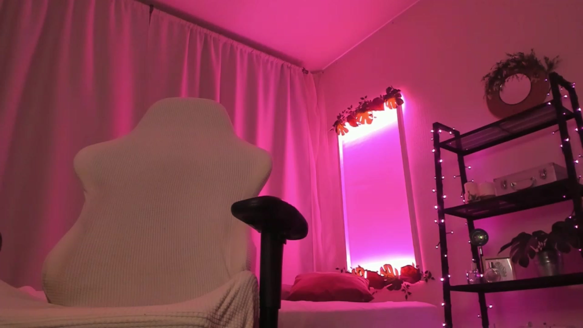 Gallery image thumbnail from Cathelyn's myfreecams stream on, 09/08/2023, 03:58 image 6 of 20