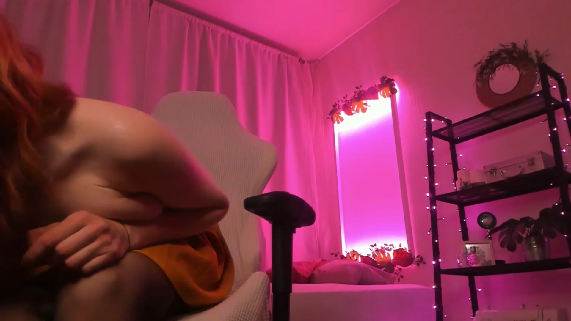Gallery image thumbnail from Cathelyn's myfreecams stream on, 09/17/2023, 01:42 image 6 of 20