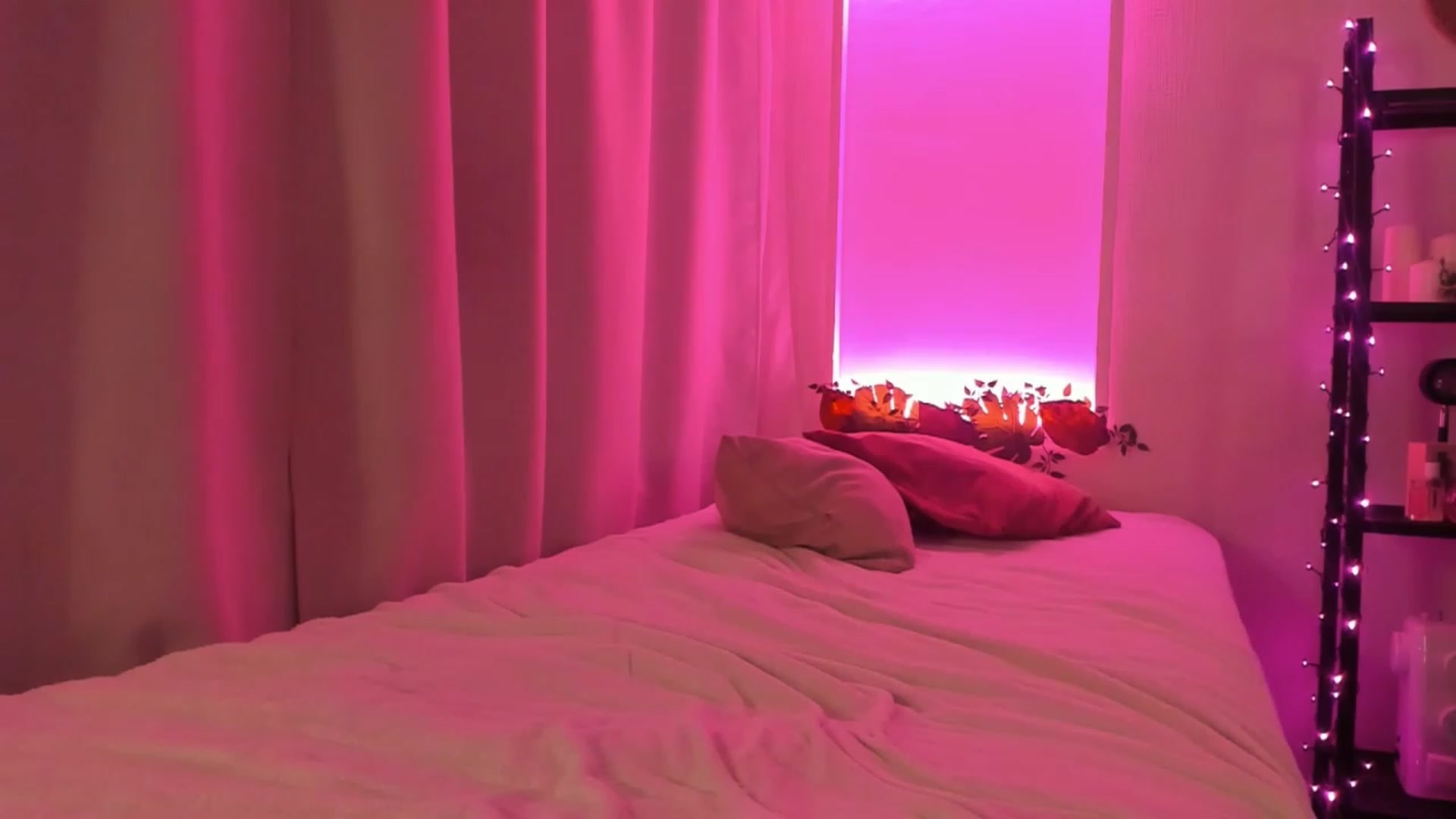 Gallery image thumbnail from Cathelyn's myfreecams stream on, 09/18/2023, 03:17 image 16 of 20