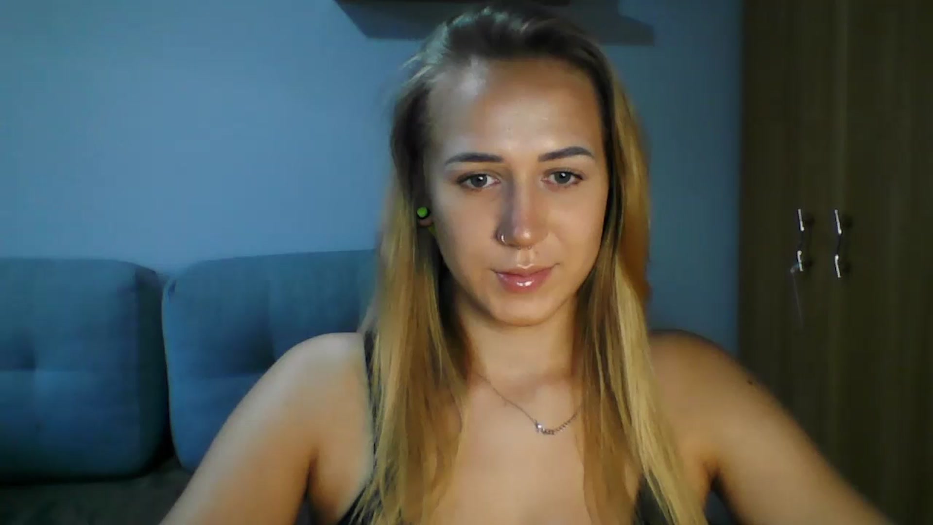 Gallery image thumbnail from CatrinLips's myfreecams stream on, 08/21/2023, 16:22 image 14 of 20