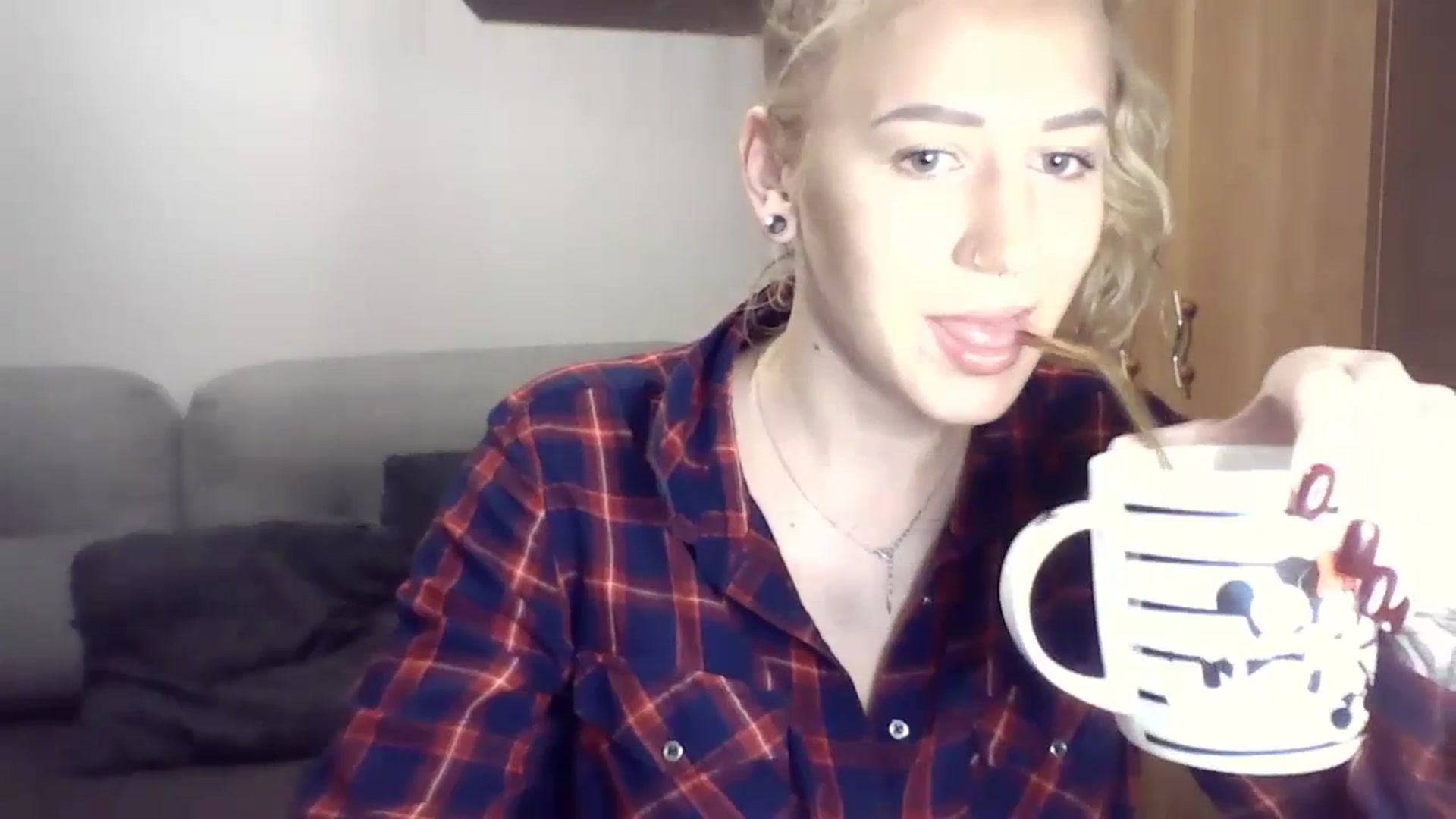 Gallery image thumbnail from CatrinLips's myfreecams stream on, 09/07/2023, 19:36 image 6 of 20