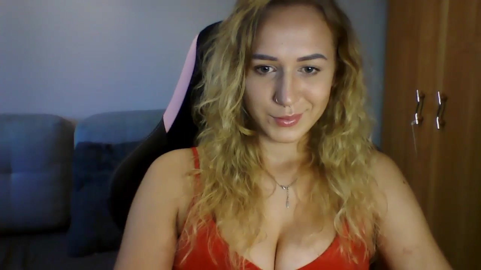 Gallery image thumbnail from CatrinLips's myfreecams stream on, 09/08/2023, 16:20 image 14 of 20