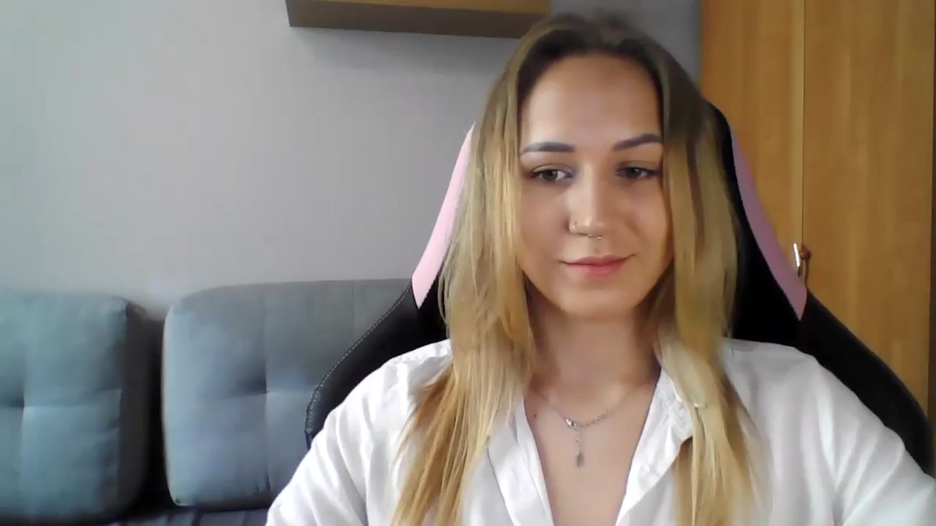 Gallery image thumbnail from CatrinLips's myfreecams stream on, 09/12/2023, 07:41 image 11 of 20