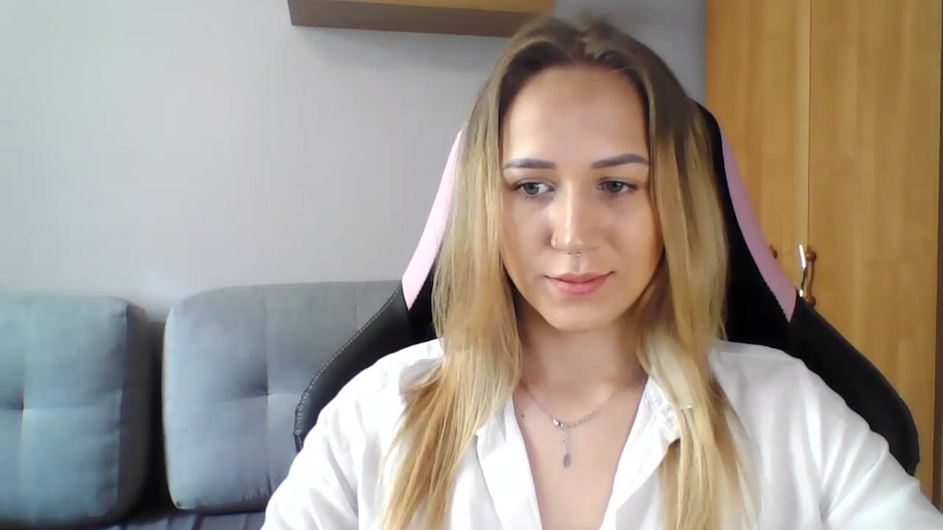 Gallery image thumbnail from CatrinLips's myfreecams stream on, 09/12/2023, 07:41 image 10 of 20