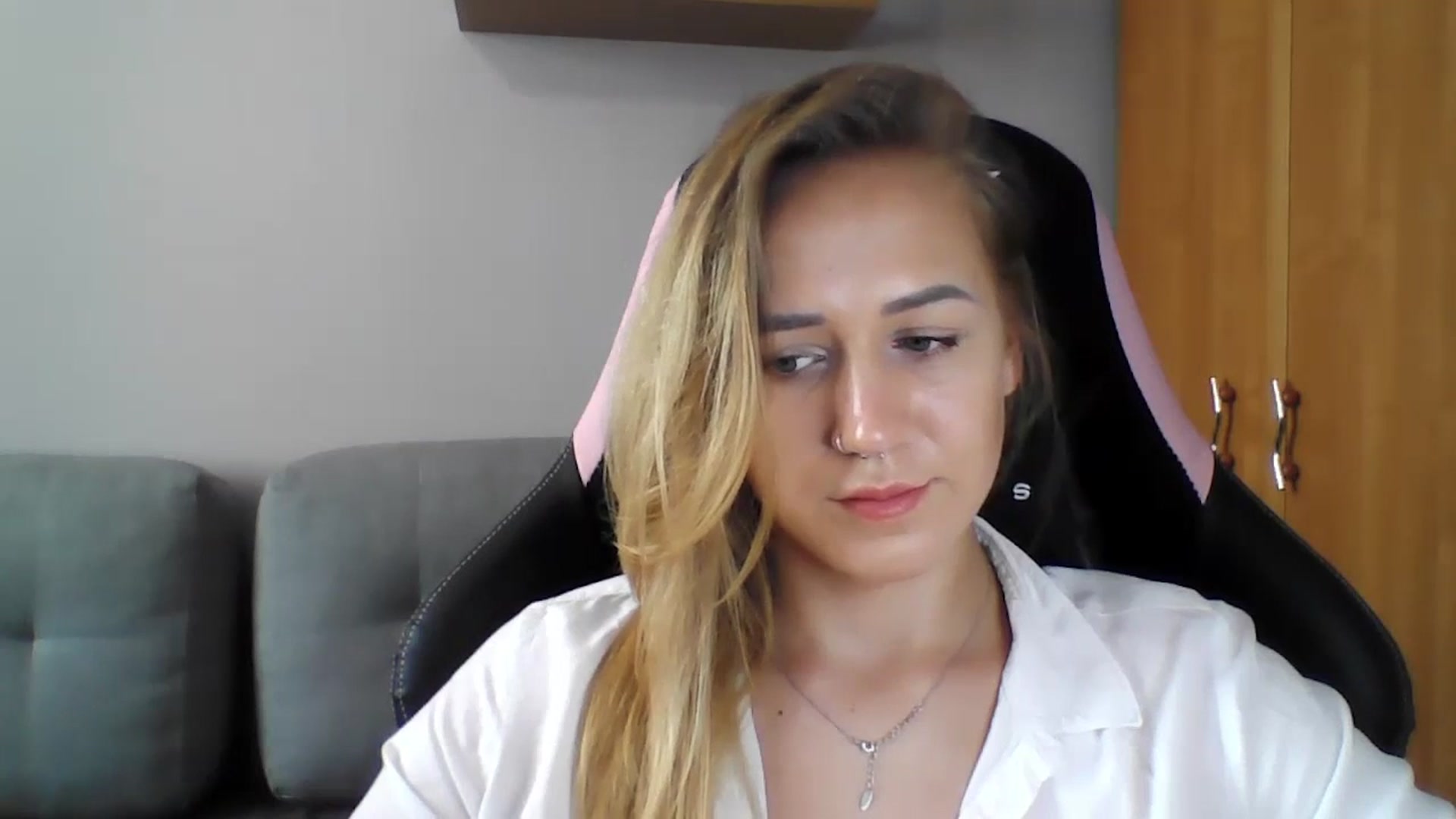 Gallery image thumbnail from CatrinLips's myfreecams stream on, 09/12/2023, 10:52 image 16 of 20