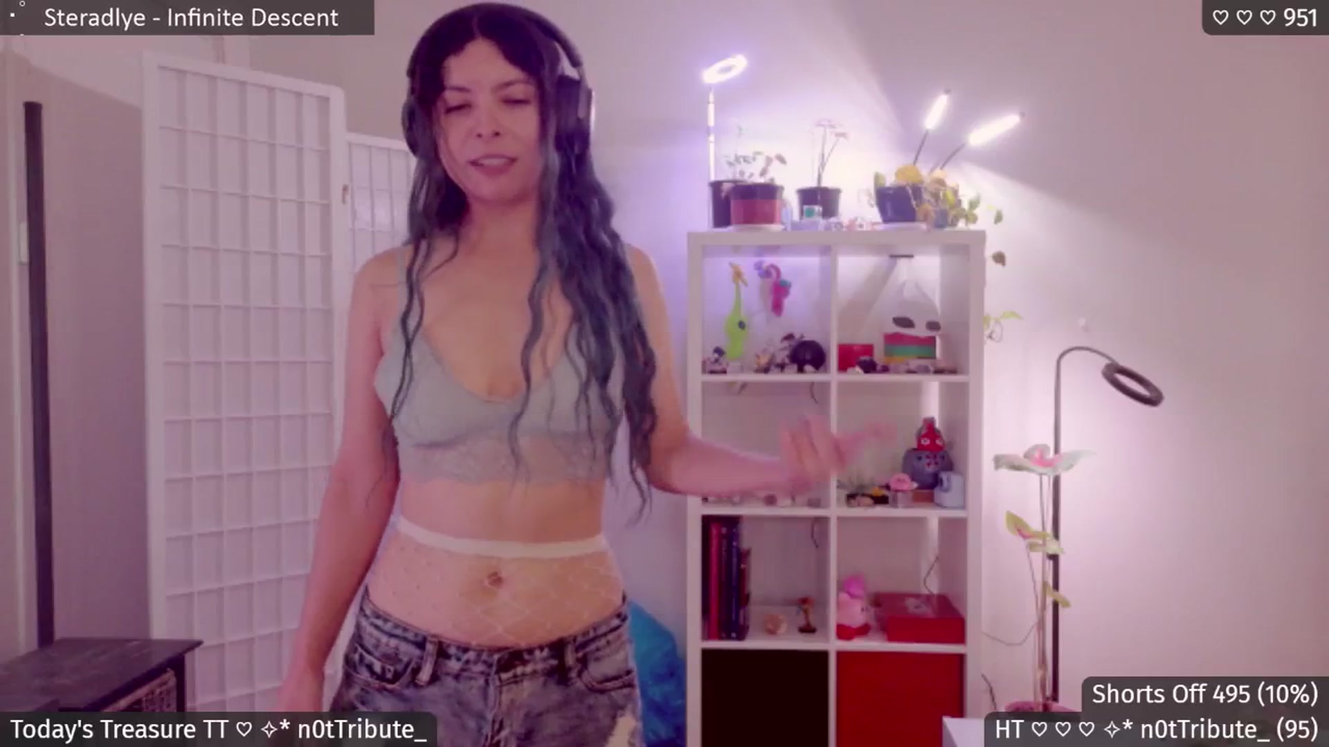 Gallery image thumbnail from Catwave's myfreecams stream on, 04/06/2026, 05:34 image 15 of 20