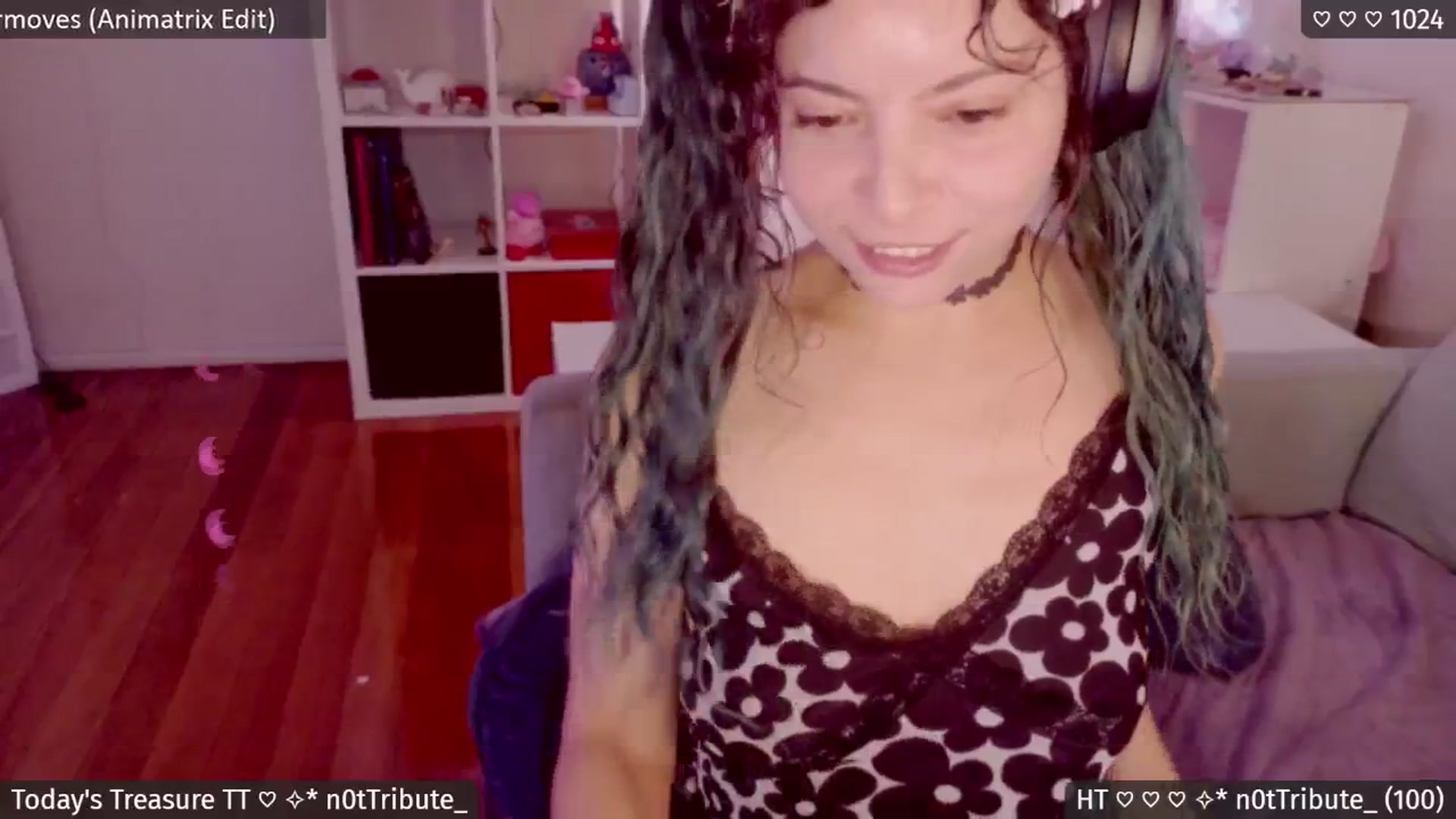 Gallery image thumbnail from Catwave's myfreecams stream on, 04/16/2026, 02:22 image 14 of 20