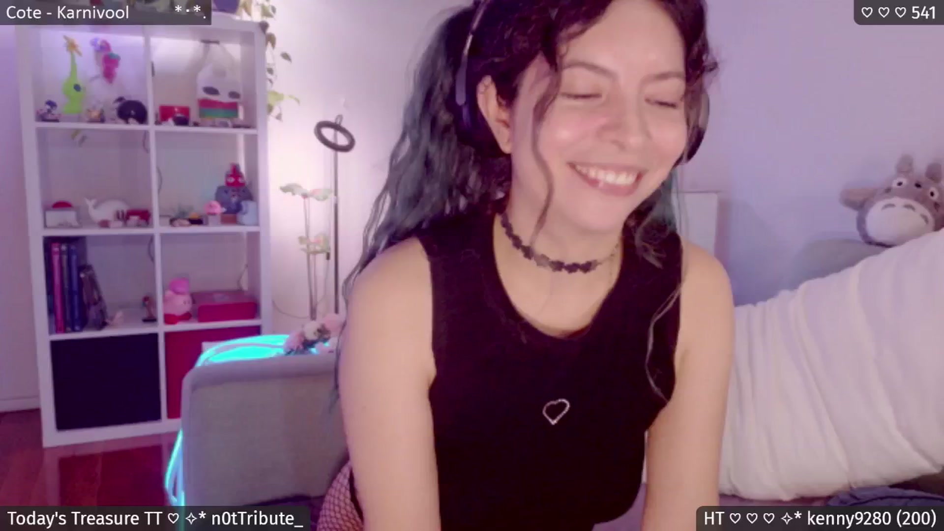 Gallery image thumbnail from Catwave's myfreecams stream on, 04/24/2026, 07:14 image 16 of 20