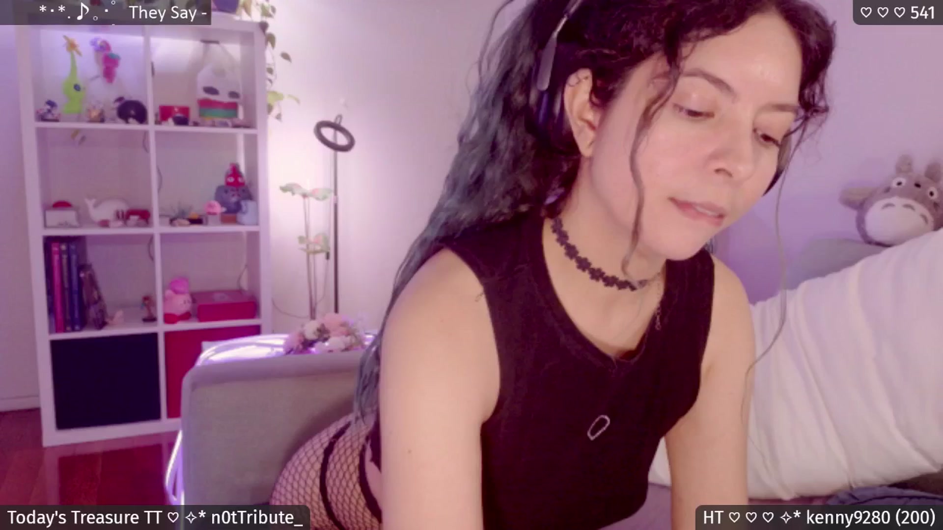 Gallery image thumbnail from Catwave's myfreecams stream on, 04/24/2026, 07:14 image 17 of 20