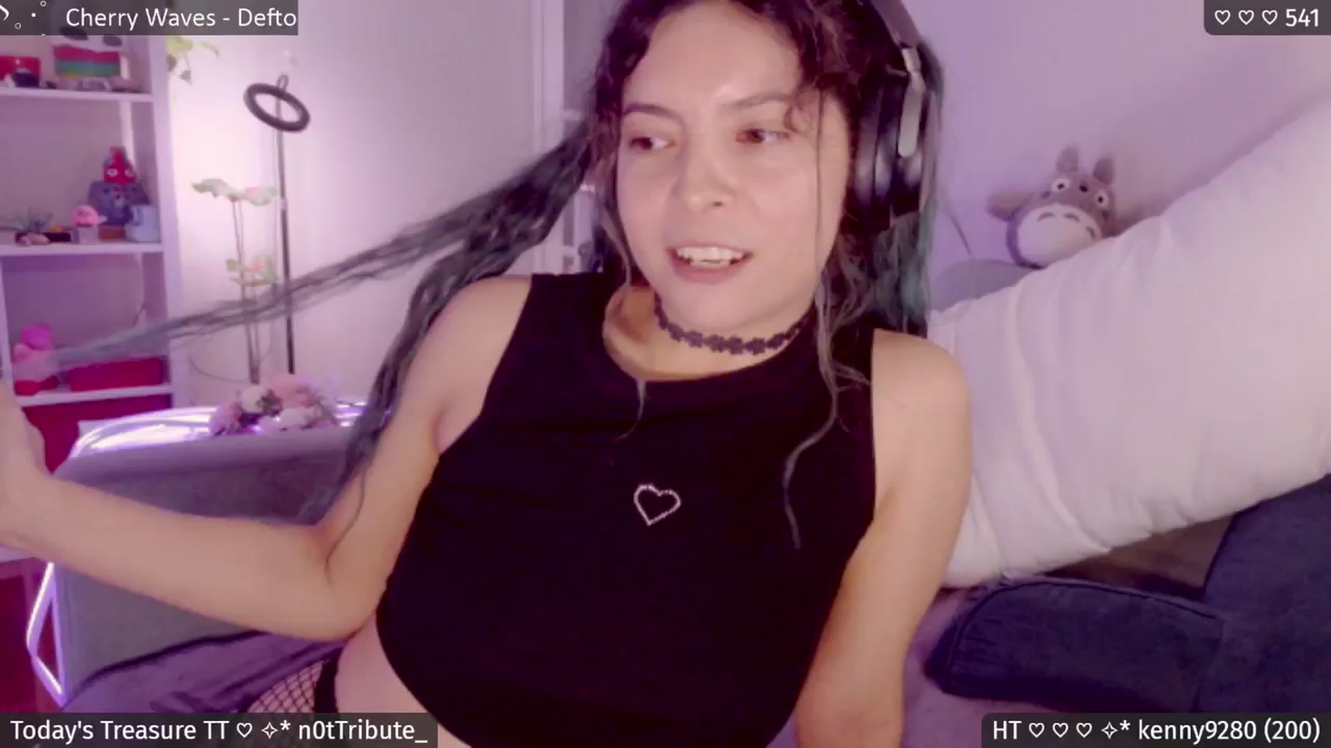 Gallery image thumbnail from Catwave's myfreecams stream on, 04/24/2026, 07:14 image 3 of 20