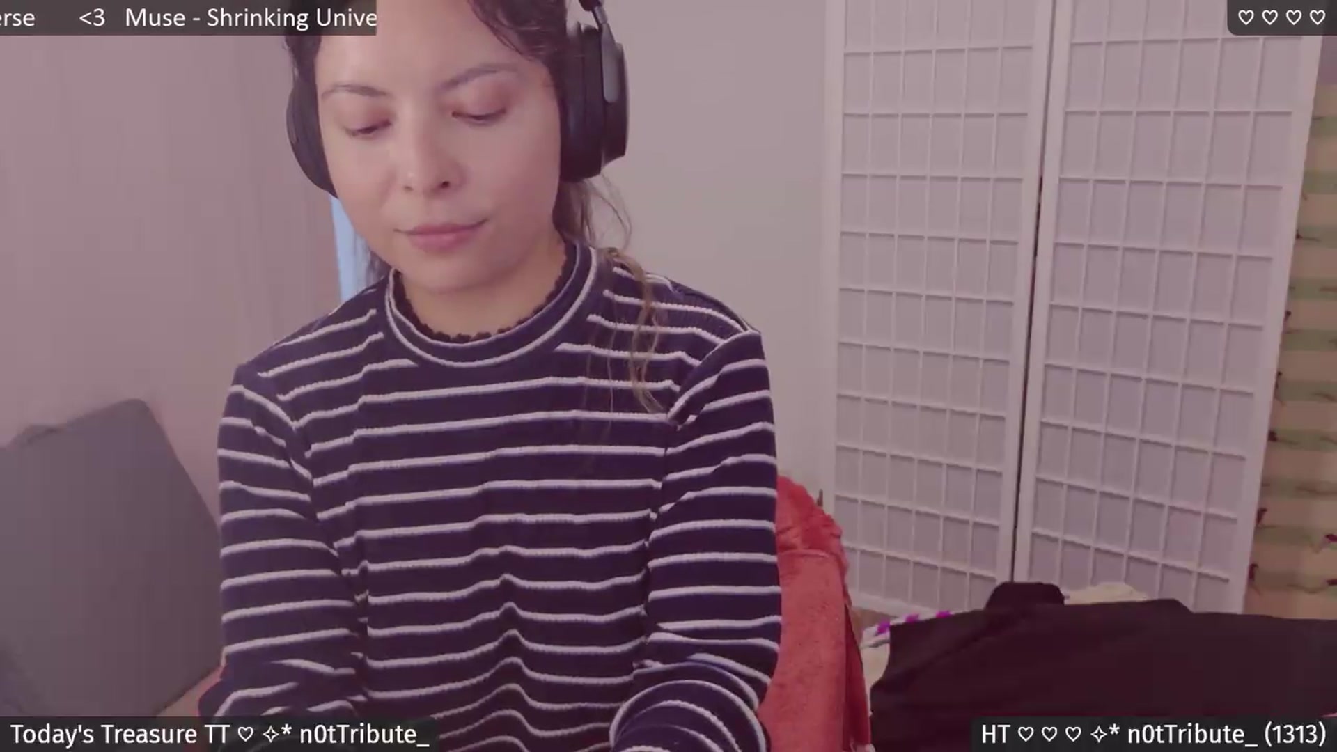 Gallery image thumbnail from Catwave's myfreecams stream on, 08/26/2026, 06:57 image 17 of 20
