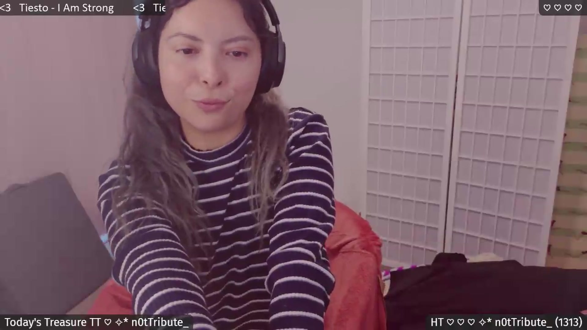 Gallery image thumbnail from Catwave's myfreecams stream on, 08/26/2026, 06:57 image 15 of 20