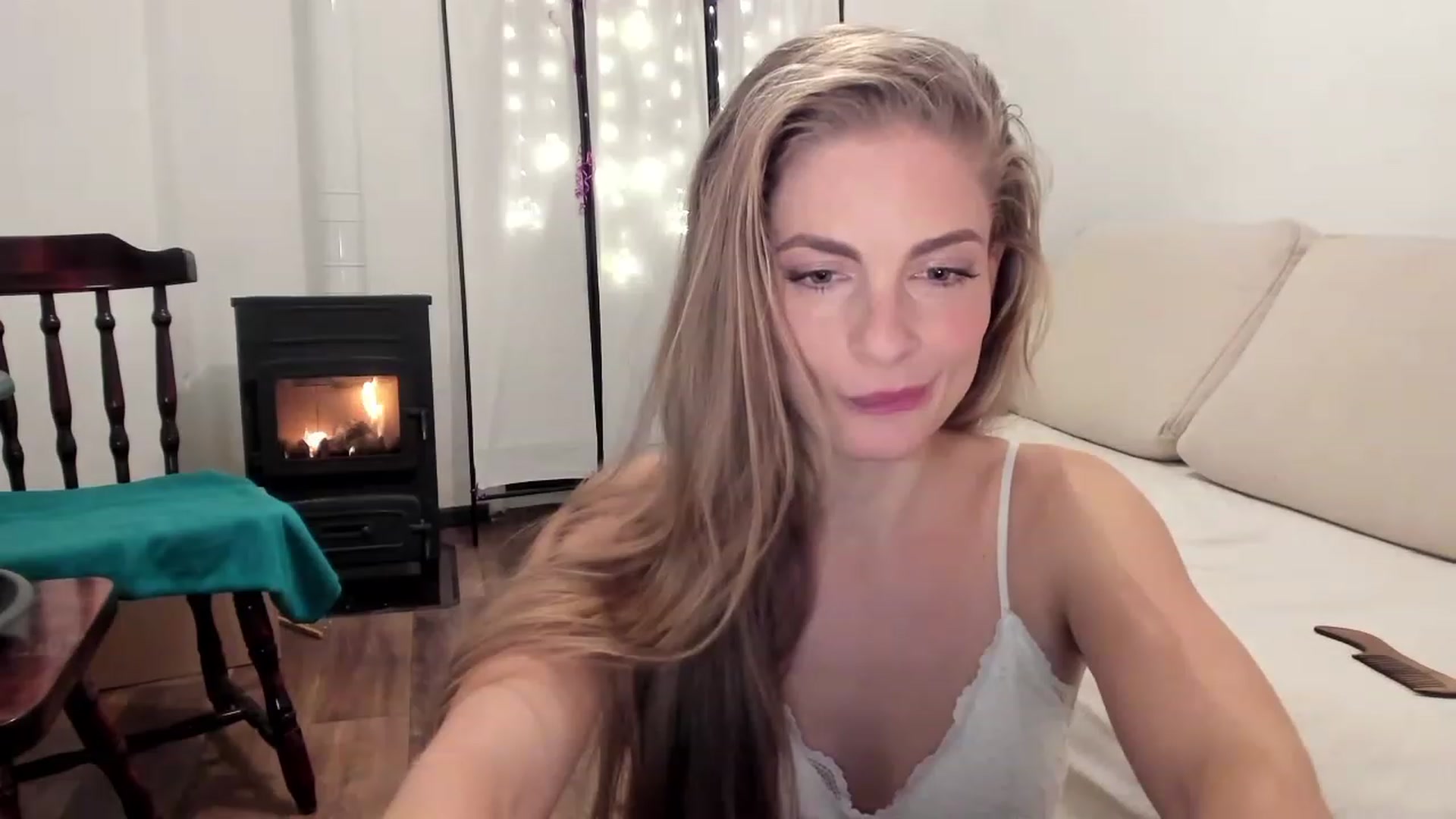 Gallery image thumbnail from Cayenne_mfc's myfreecams stream on, 12/19/2022, 20:43 image 17 of 20