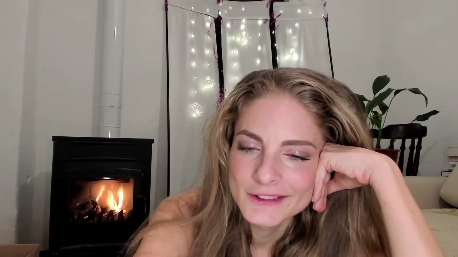 Gallery image thumbnail from Cayenne_mfc's myfreecams stream on, 01/22/2023, 21:15 image 12 of 20