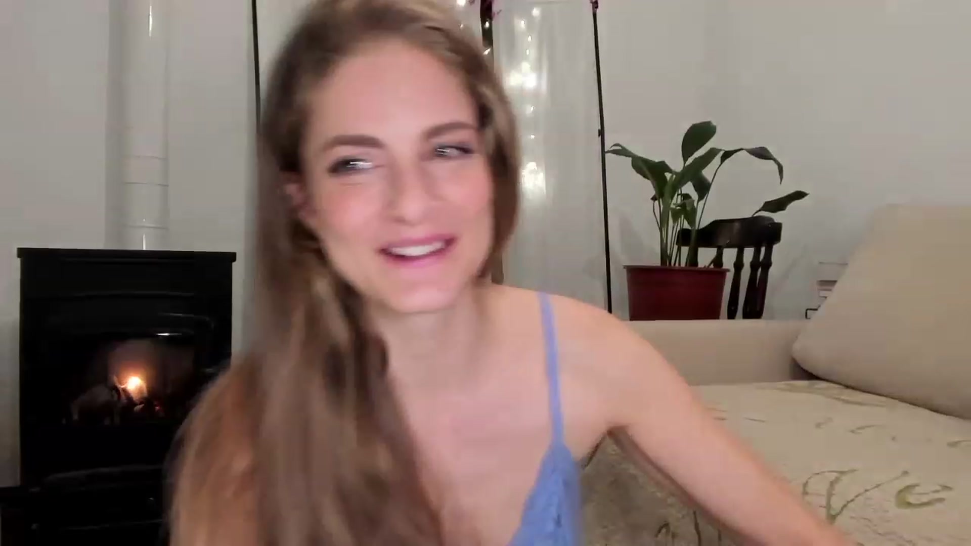 Gallery image thumbnail from Cayenne_mfc's myfreecams stream on, 01/22/2023, 21:15 image 15 of 20