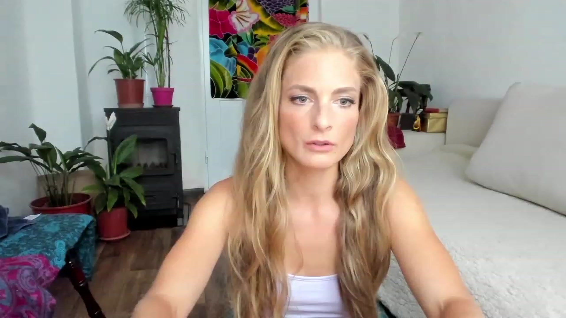 Gallery image thumbnail from Cayenne_mfc's myfreecams stream on, 08/03/2023, 17:06 image 15 of 20