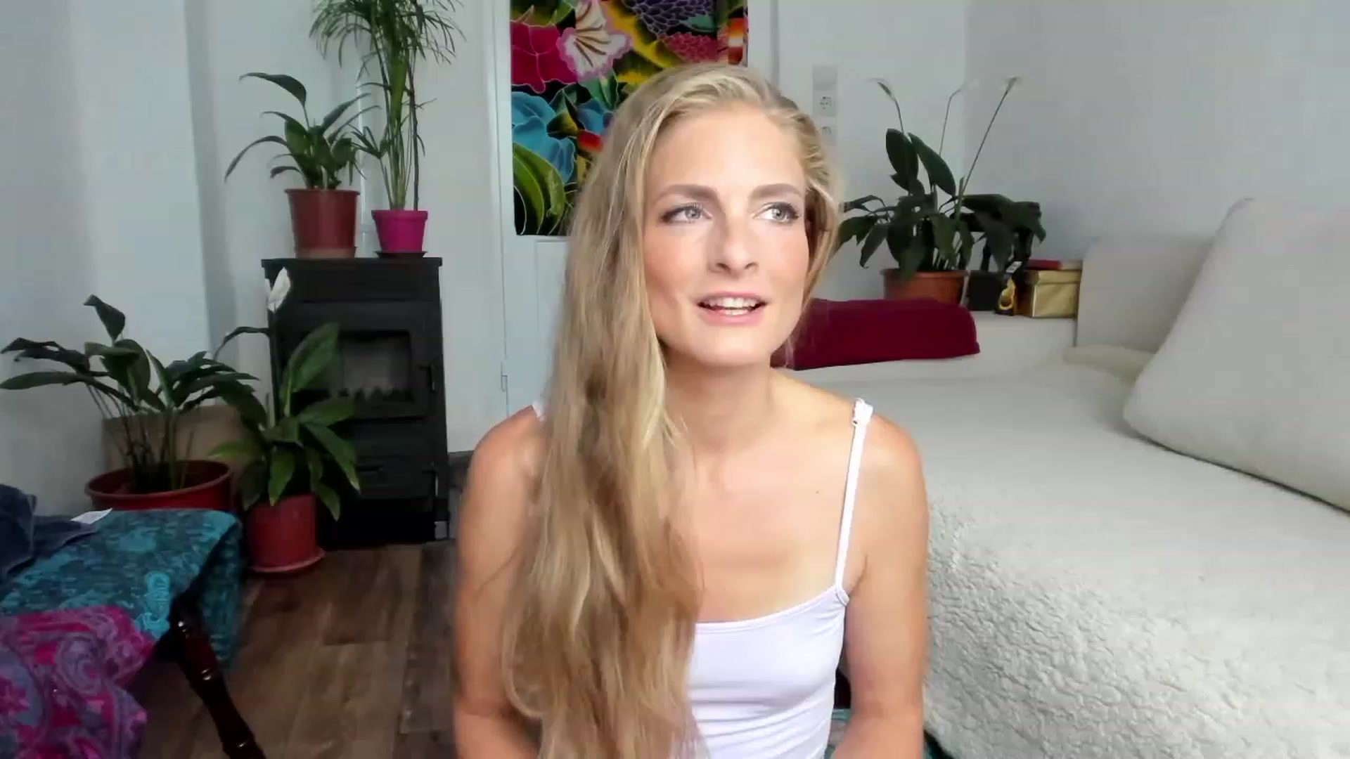 Gallery image thumbnail from Cayenne_mfc's myfreecams stream on, 08/03/2023, 17:06 image 19 of 20