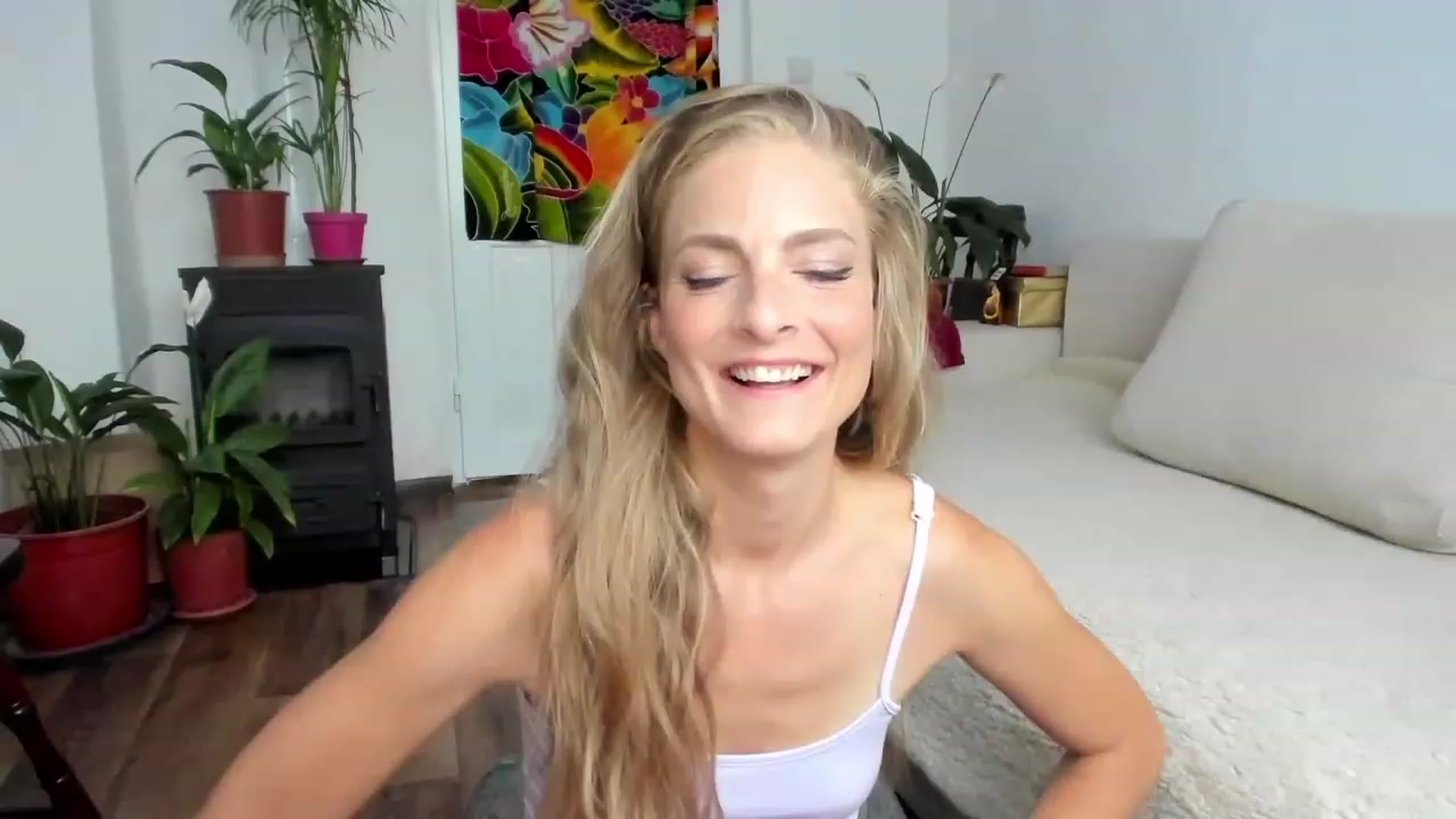 Gallery image thumbnail from Cayenne_mfc's myfreecams stream on, 08/03/2023, 17:06 image 3 of 20