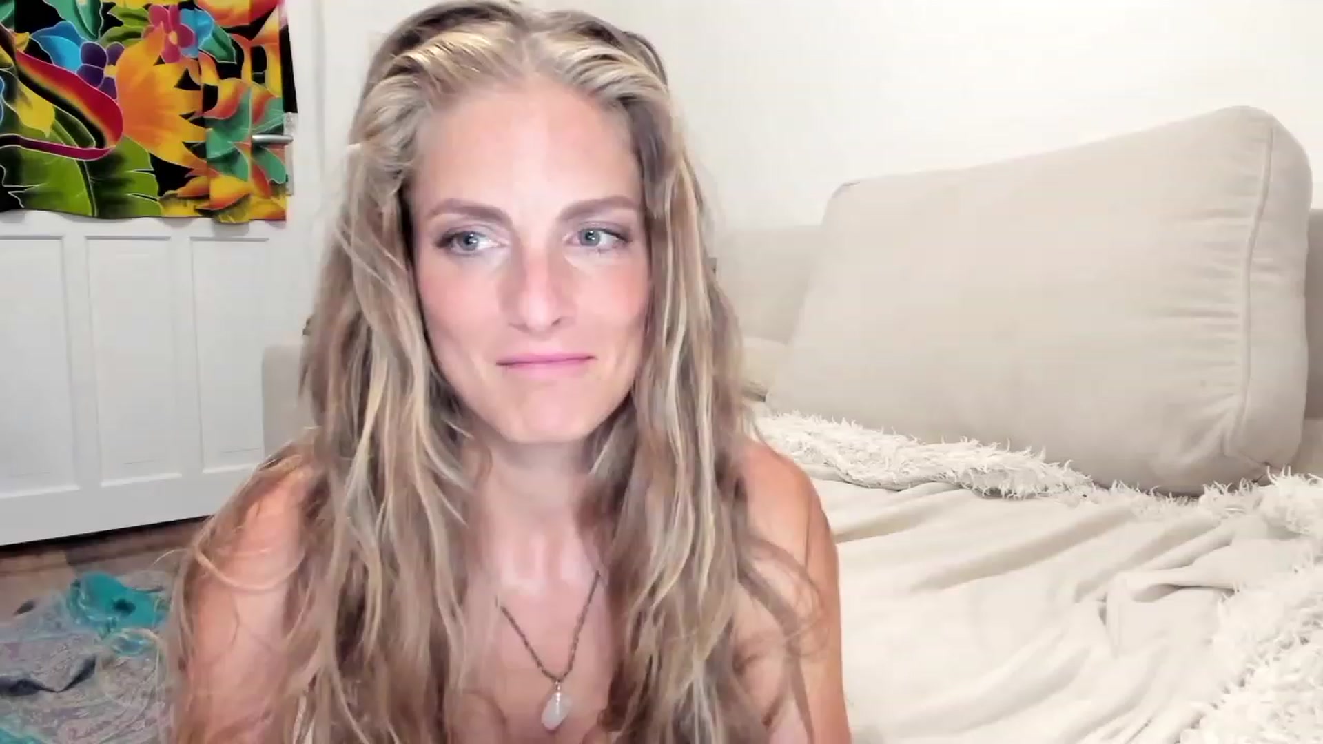 Gallery image thumbnail from Cayenne_mfc's myfreecams stream on, 08/06/2023, 20:55 image 17 of 20