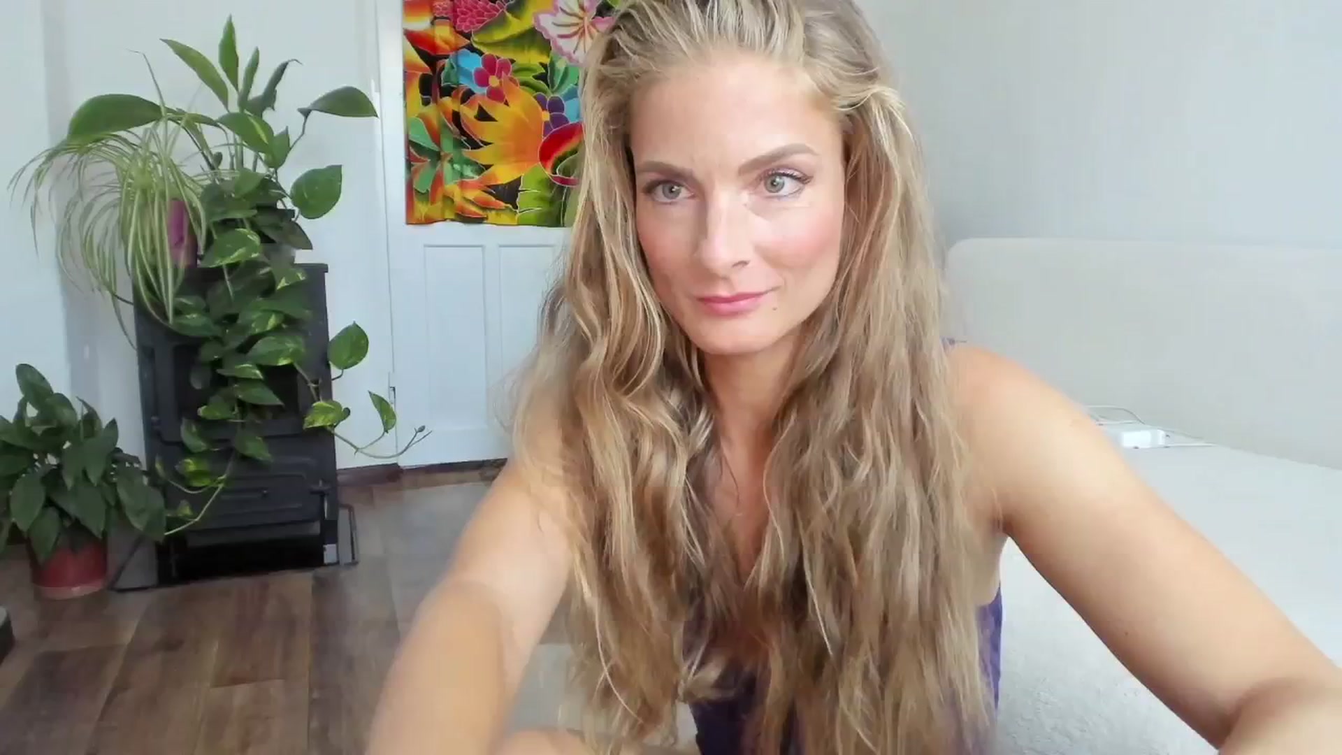 Gallery image thumbnail from Cayenne_mfc's myfreecams stream on, 07/26/2024, 08:22 image 14 of 20