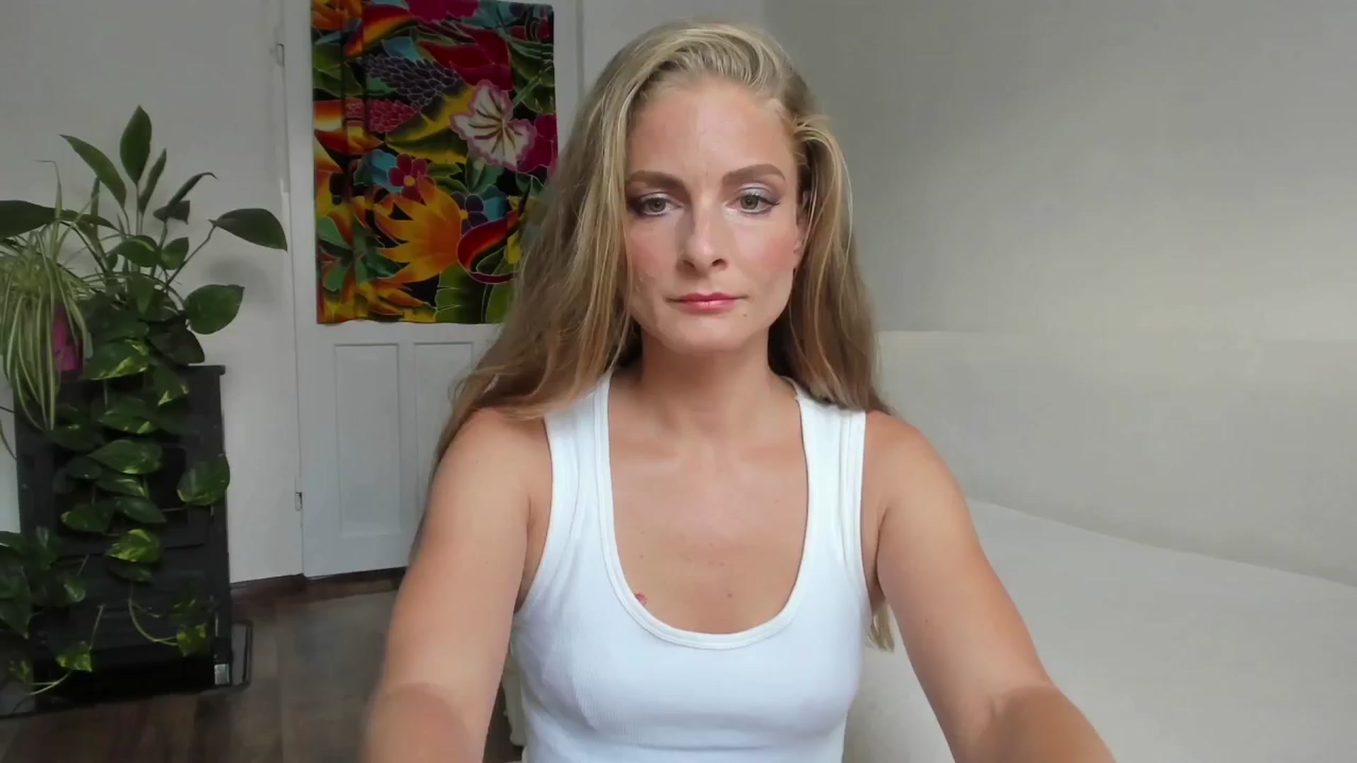 Gallery image thumbnail from Cayenne_mfc's myfreecams stream on, 08/01/2024, 17:12 image 3 of 20