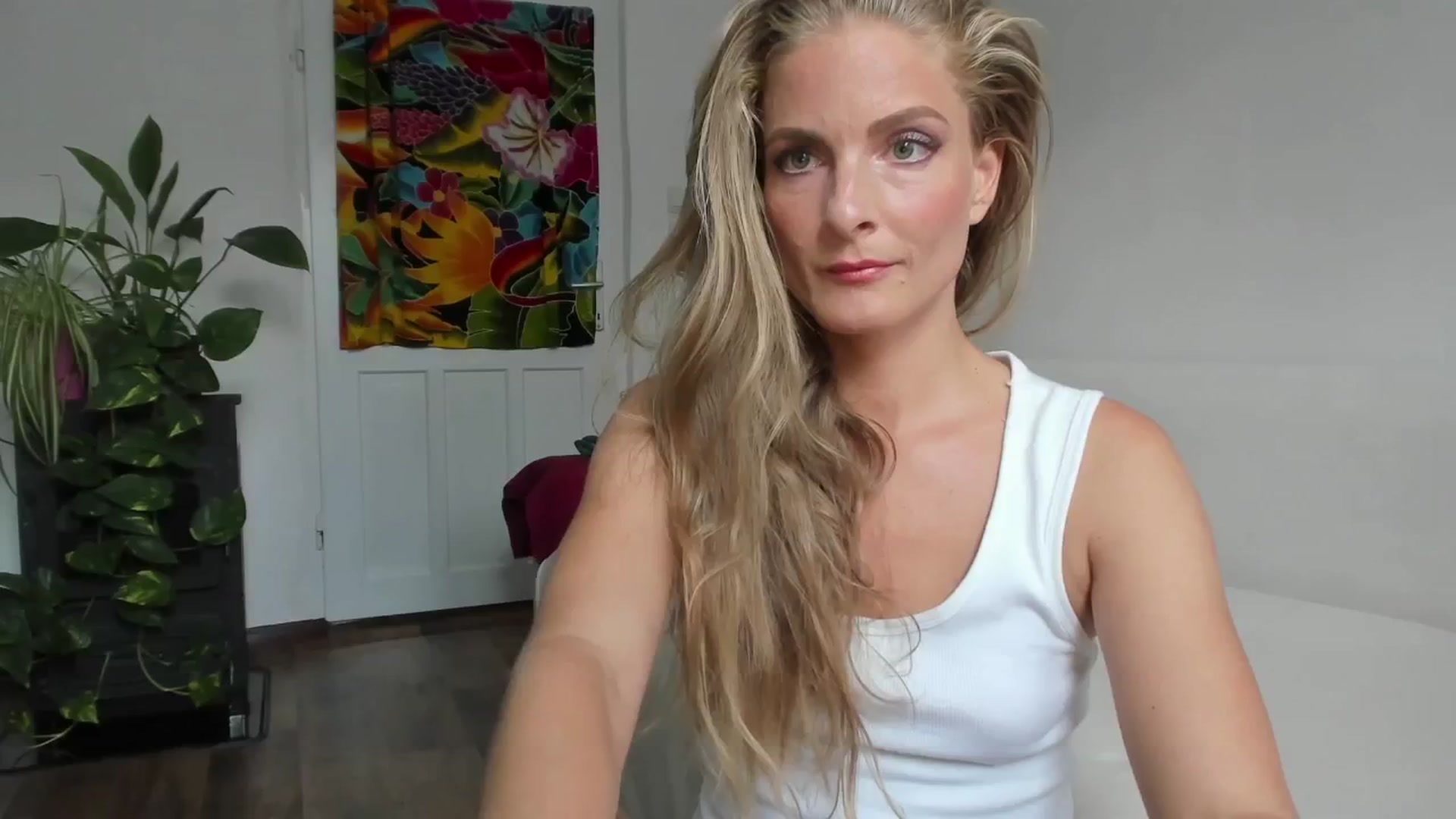 Gallery image thumbnail from Cayenne_mfc's myfreecams stream on, 08/01/2024, 17:12 image 13 of 20