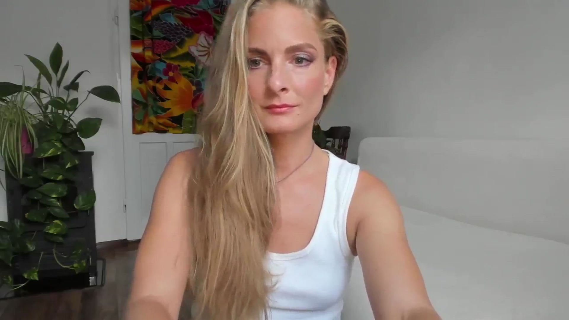 Gallery image thumbnail from Cayenne_mfc's myfreecams stream on, 08/01/2024, 17:29 image 17 of 20