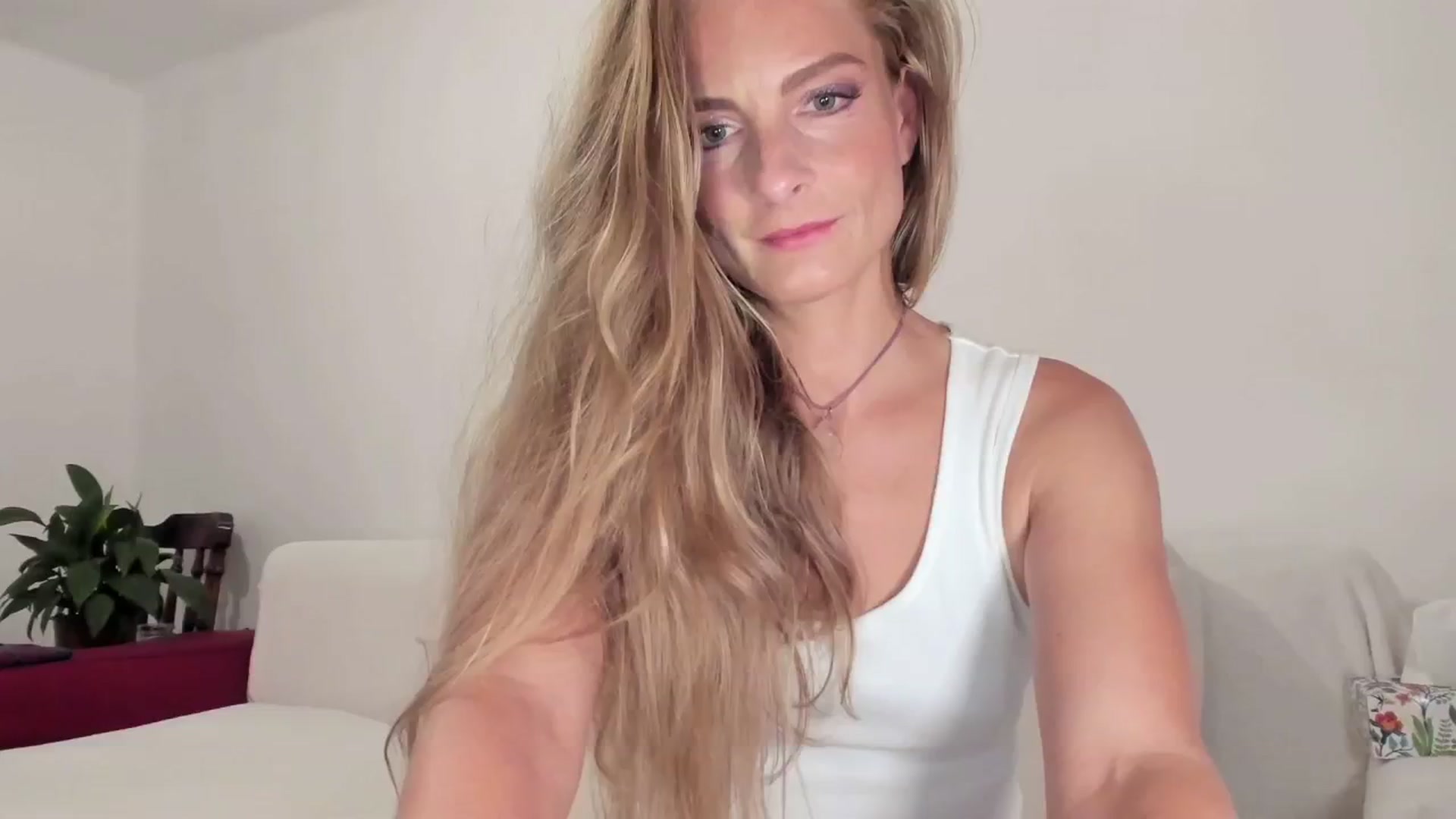 Gallery image thumbnail from Cayenne_mfc's myfreecams stream on, 08/01/2024, 18:47 image 7 of 20
